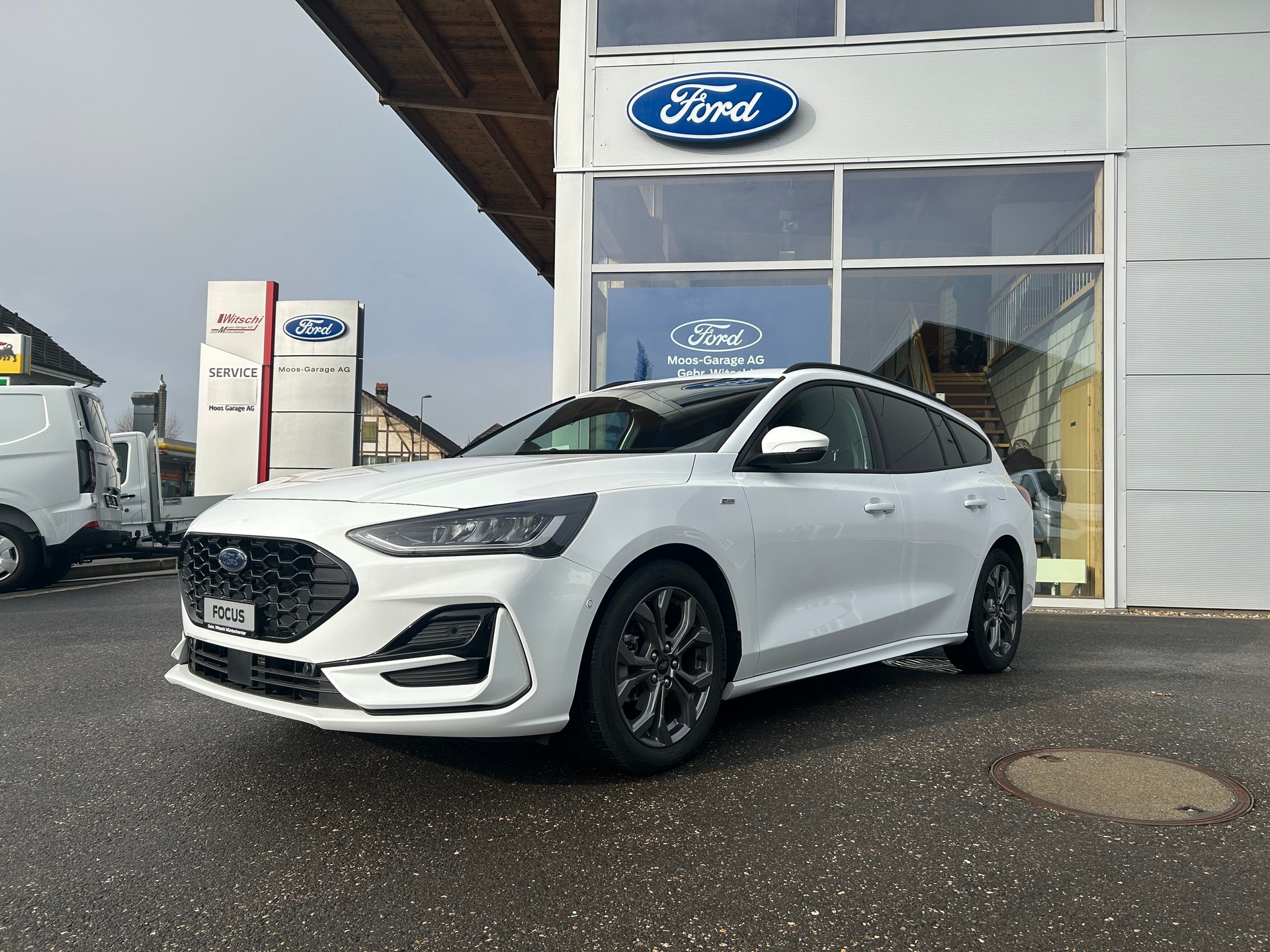 FORD Focus 1.0 MHEV ST-Line Automat