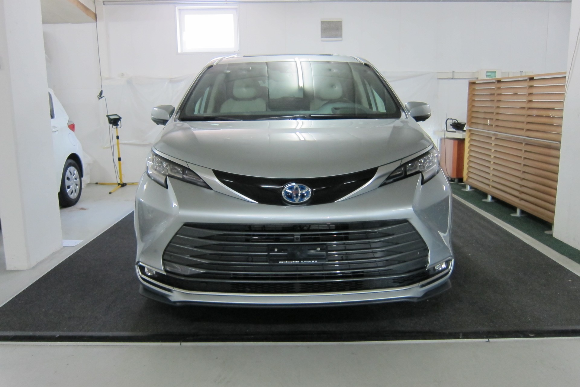 TOYOTA SIENNA 2025 PLATINUM AWD