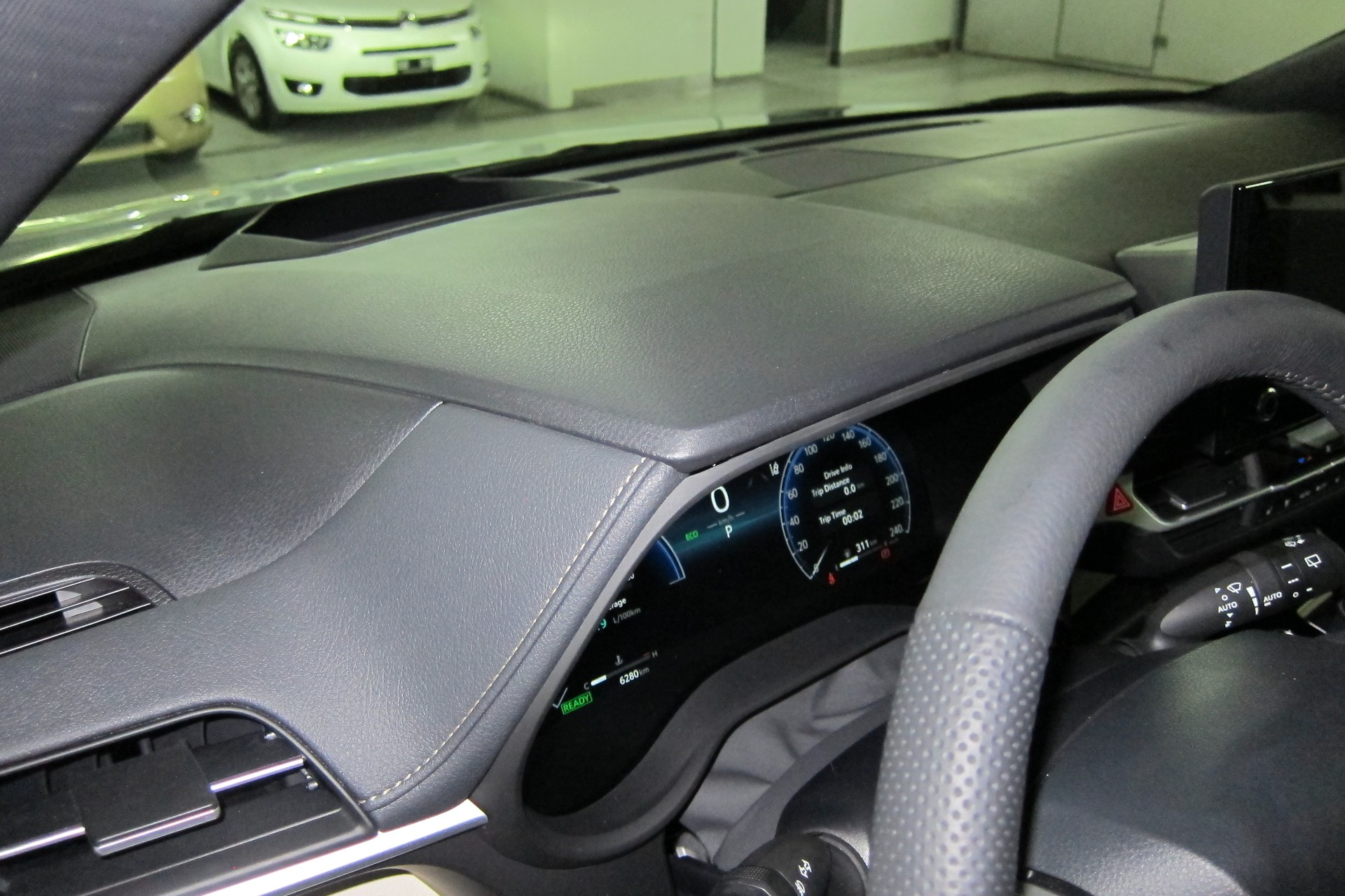 TOYOTA SIENNA 2025 PLATINUM AWD-image-12