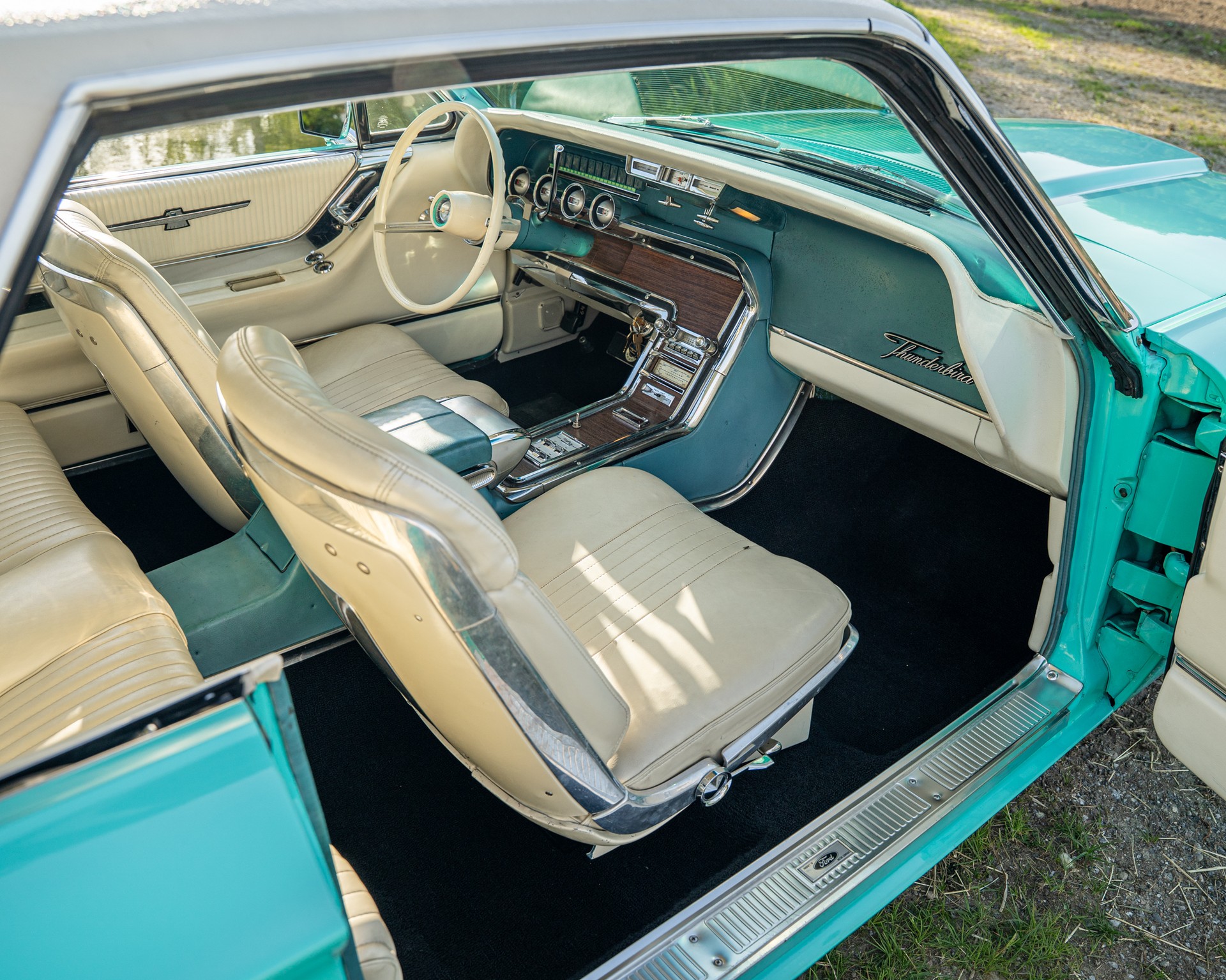 FORD Thunderbird "Landau Coupé"-image-9