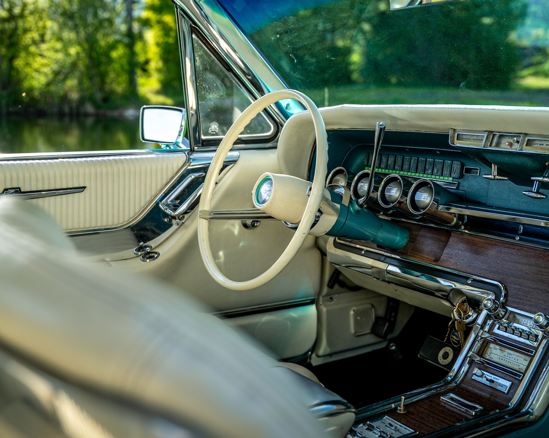 FORD Thunderbird "Landau Coupé"-image-6