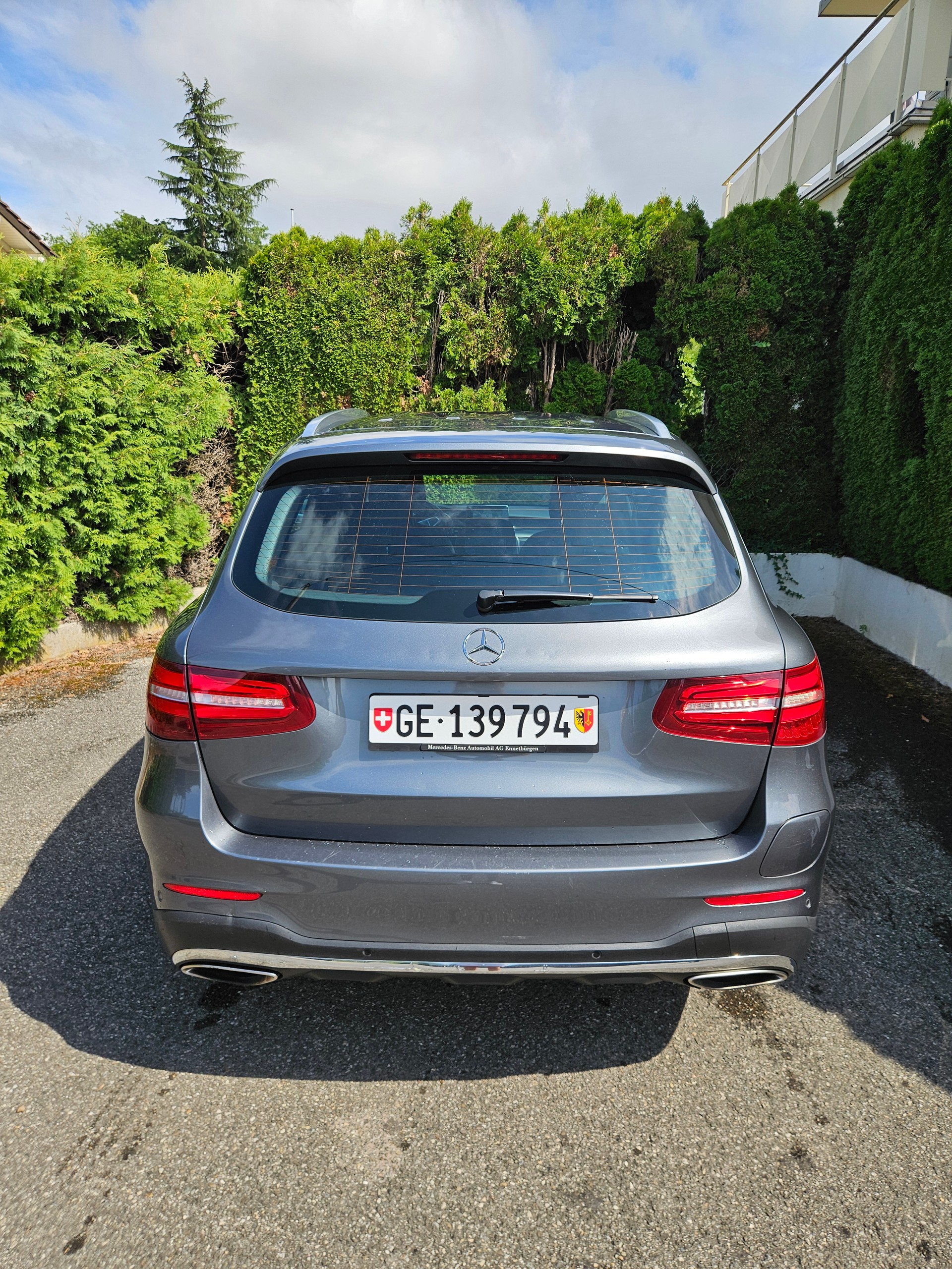 MERCEDES-BENZ GLC 350 e AMG Line 4Matic 7G-Tronic-image-8