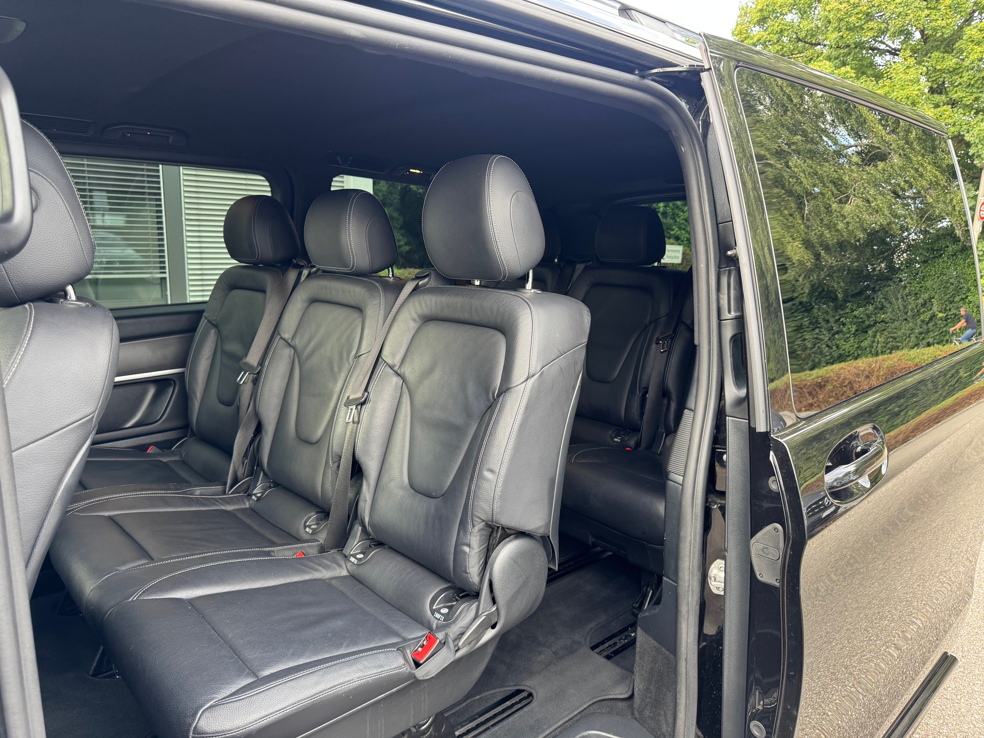 MERCEDES-BENZ V 300 d lang Avantgarde 4Matic 9G-Tronic-image-11