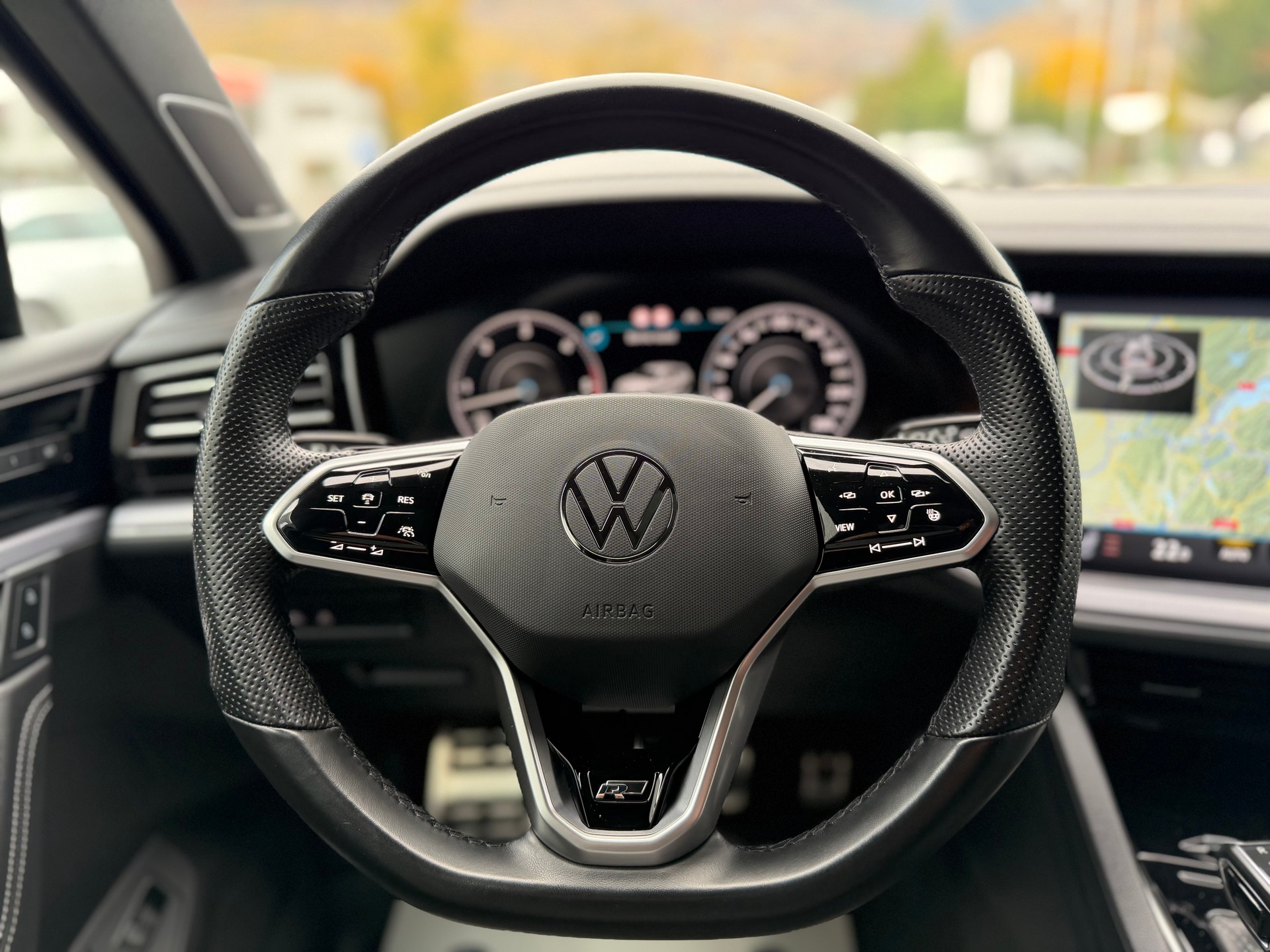 VW Touareg 3.0 TDI R Line Tiptronic-image-9
