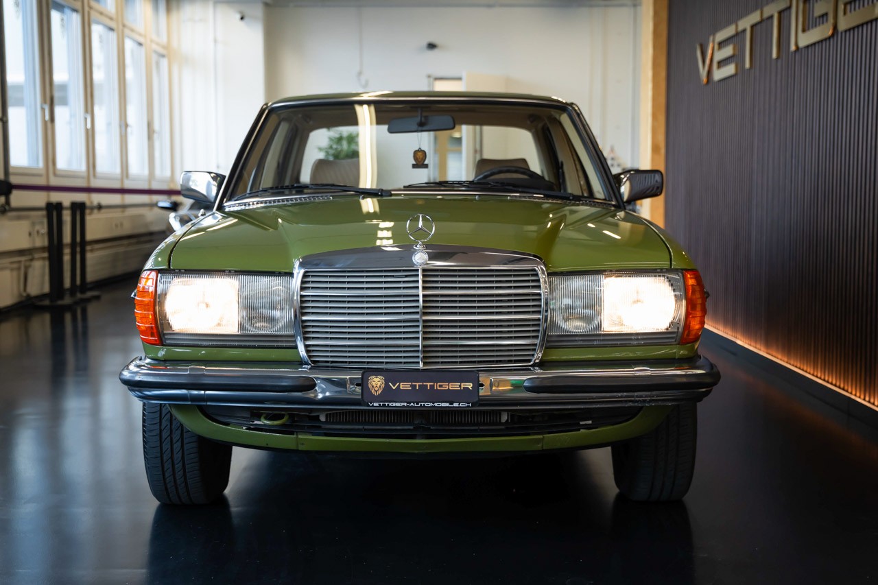MERCEDES-BENZ 280 E Automatic-showroom-element-1