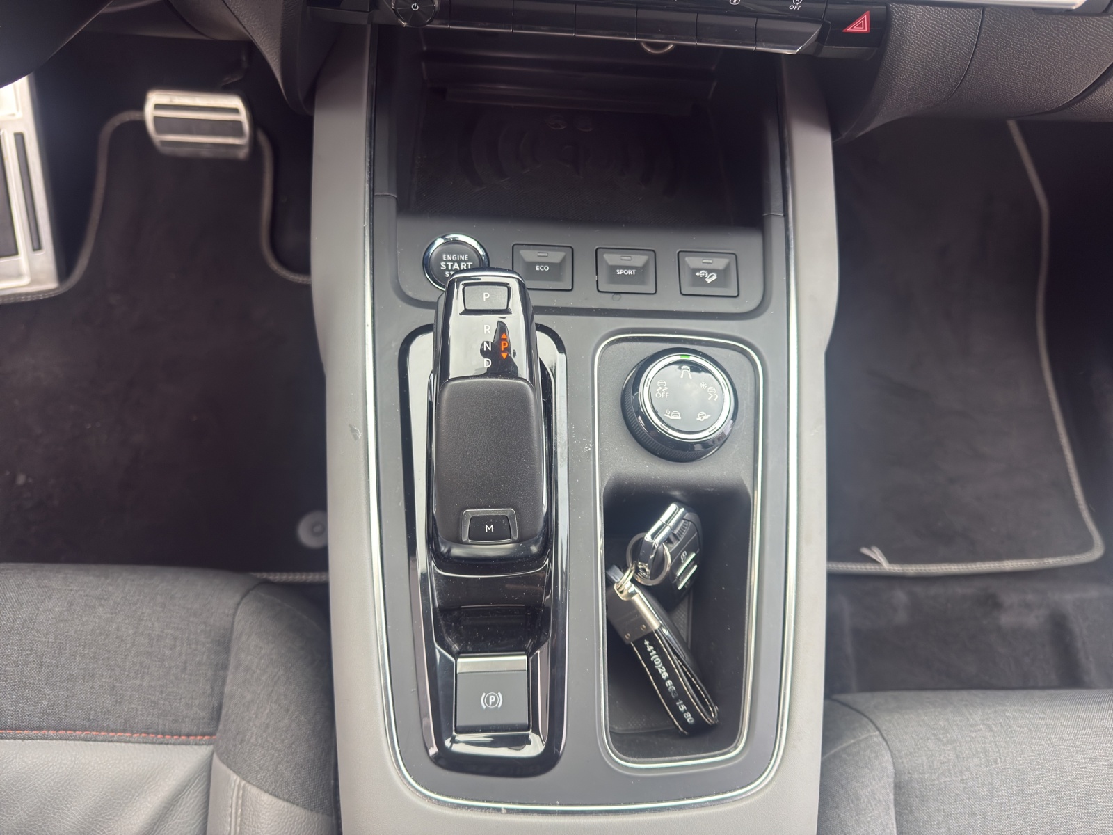 CITROEN C5 Aircross 1.6i PureTech SHINE EAT8-image-14