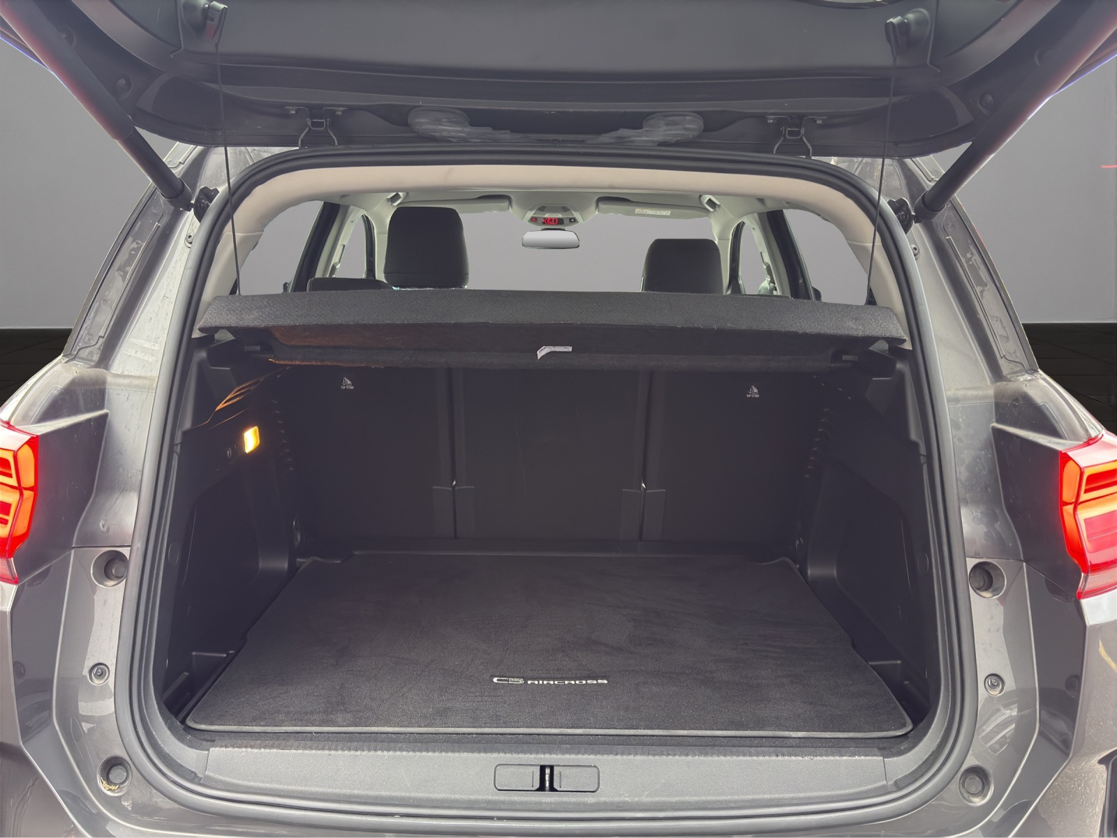 CITROEN C5 Aircross 1.6i PureTech SHINE EAT8-image-17