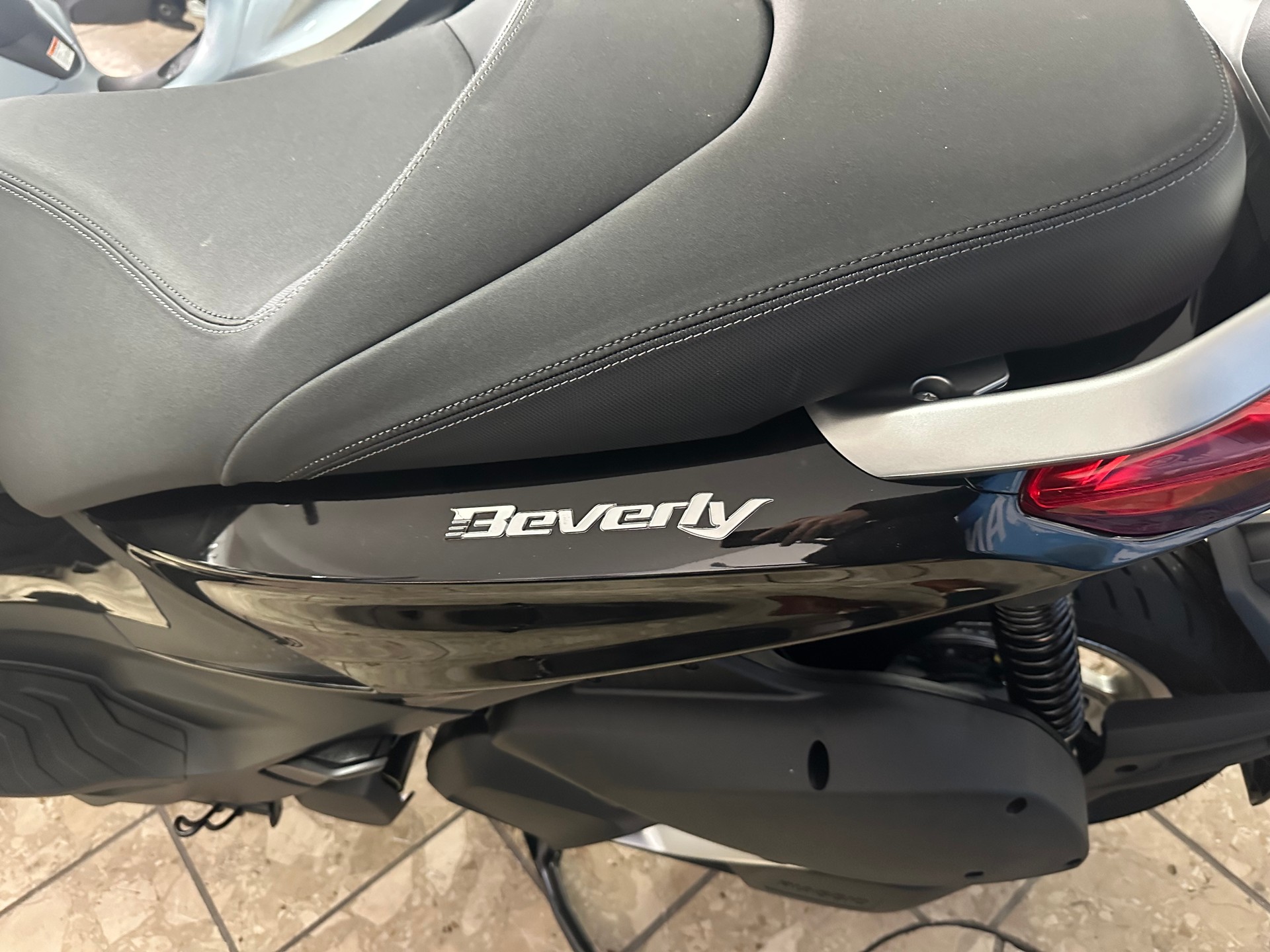 PIAGGIO Beverly 310 hpe E5+-image-1