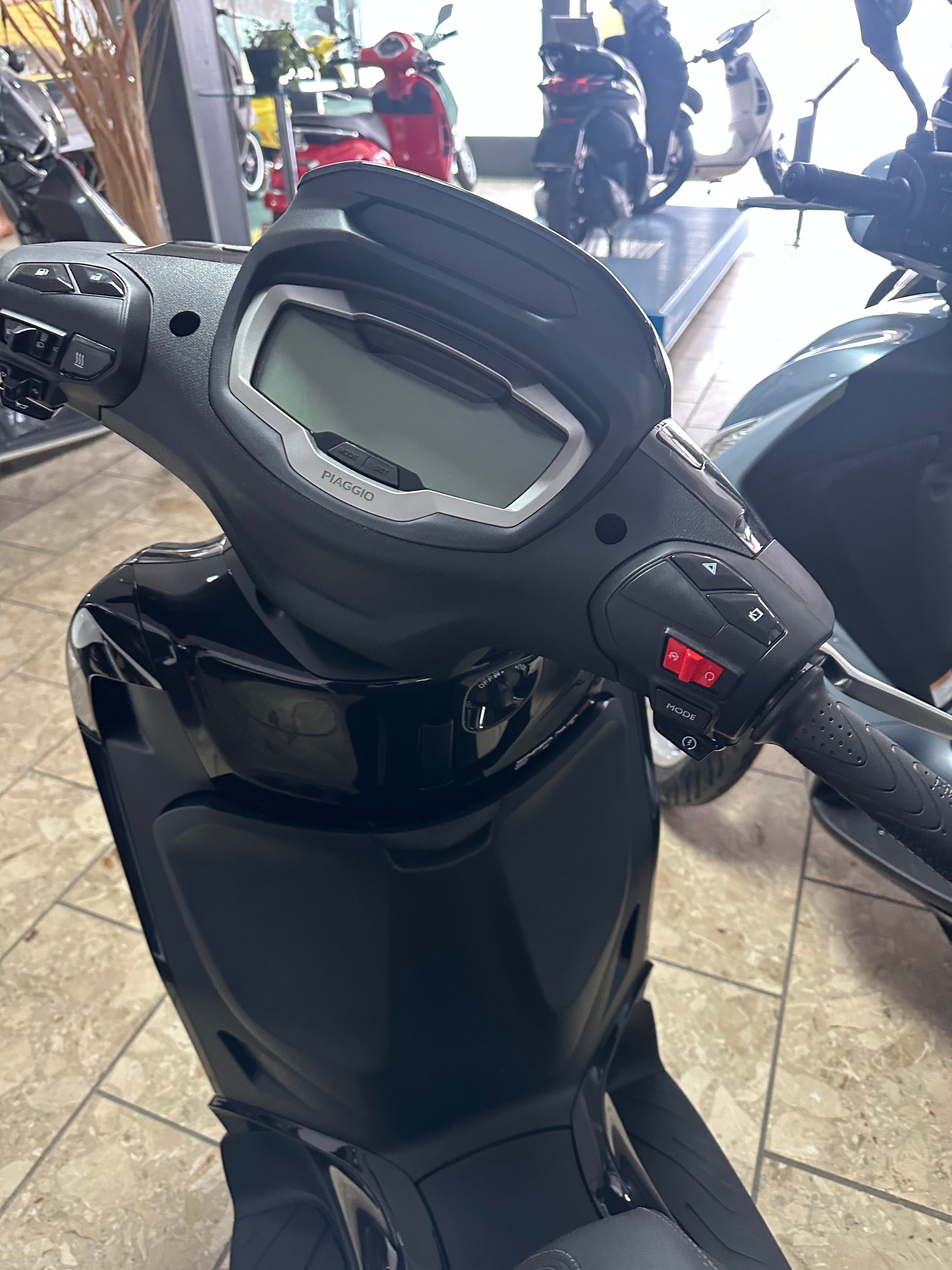 PIAGGIO Beverly 310 hpe E5+-image-3