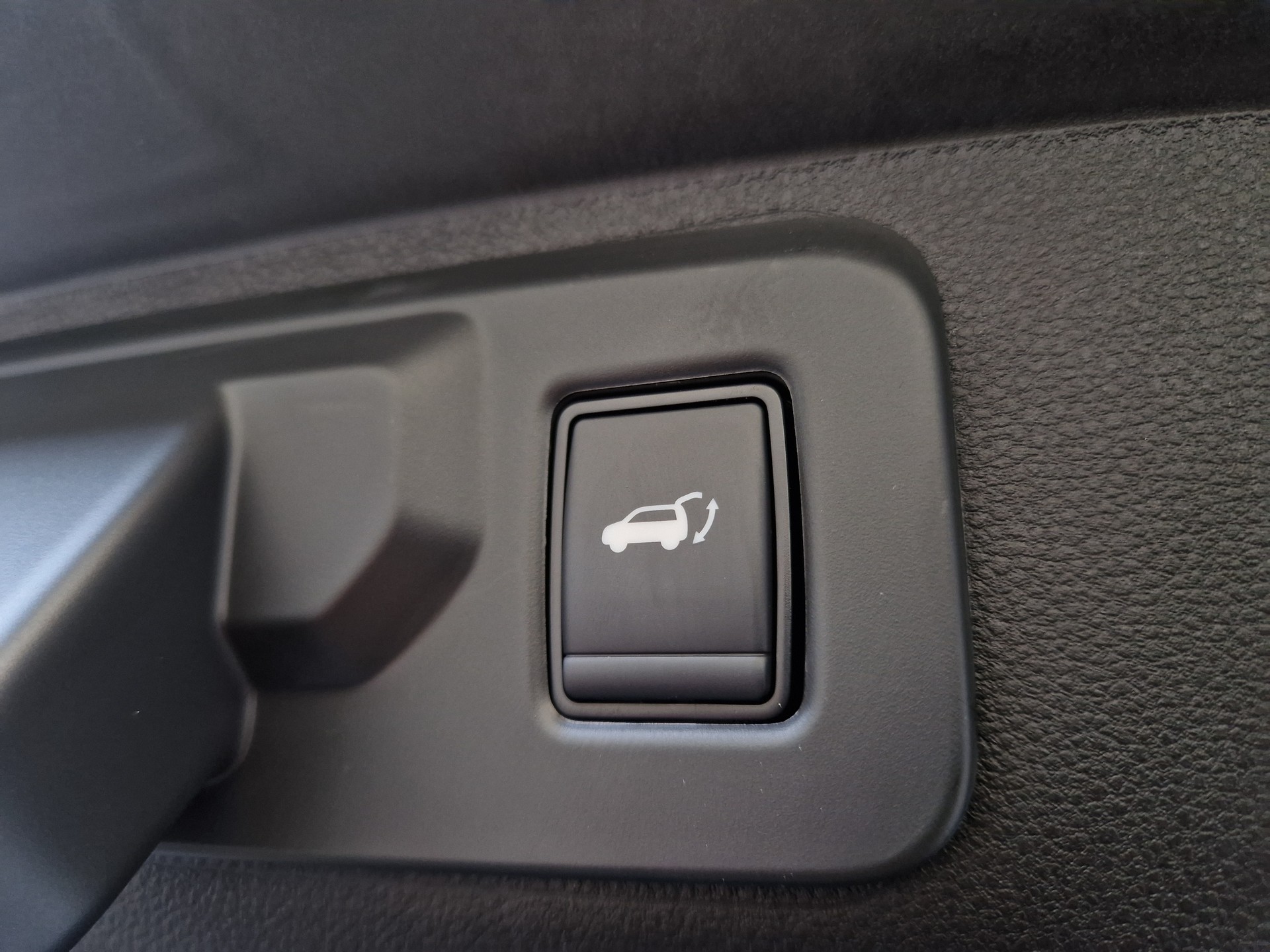 RENAULT Rafale 1.2 E-Tech Plug-in Hybrid 300 4x4 Atelier Alpine-image-4