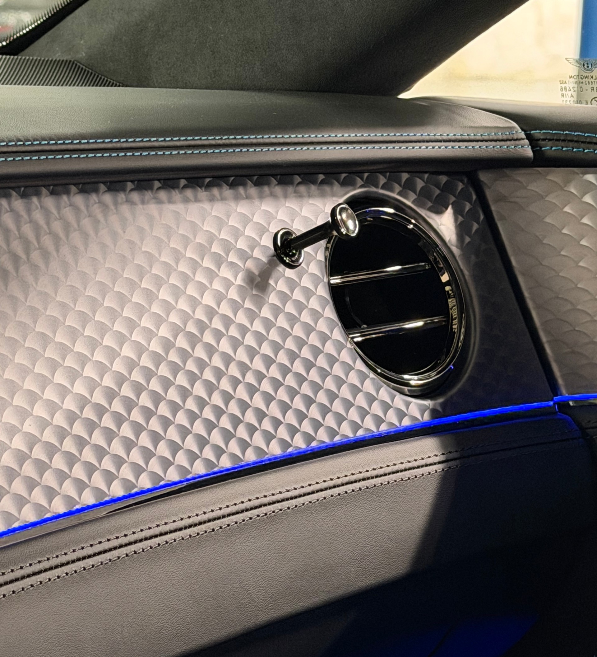 BENTLEY Continental GT 4.0 V8 PHEV Black Crystal-image-17