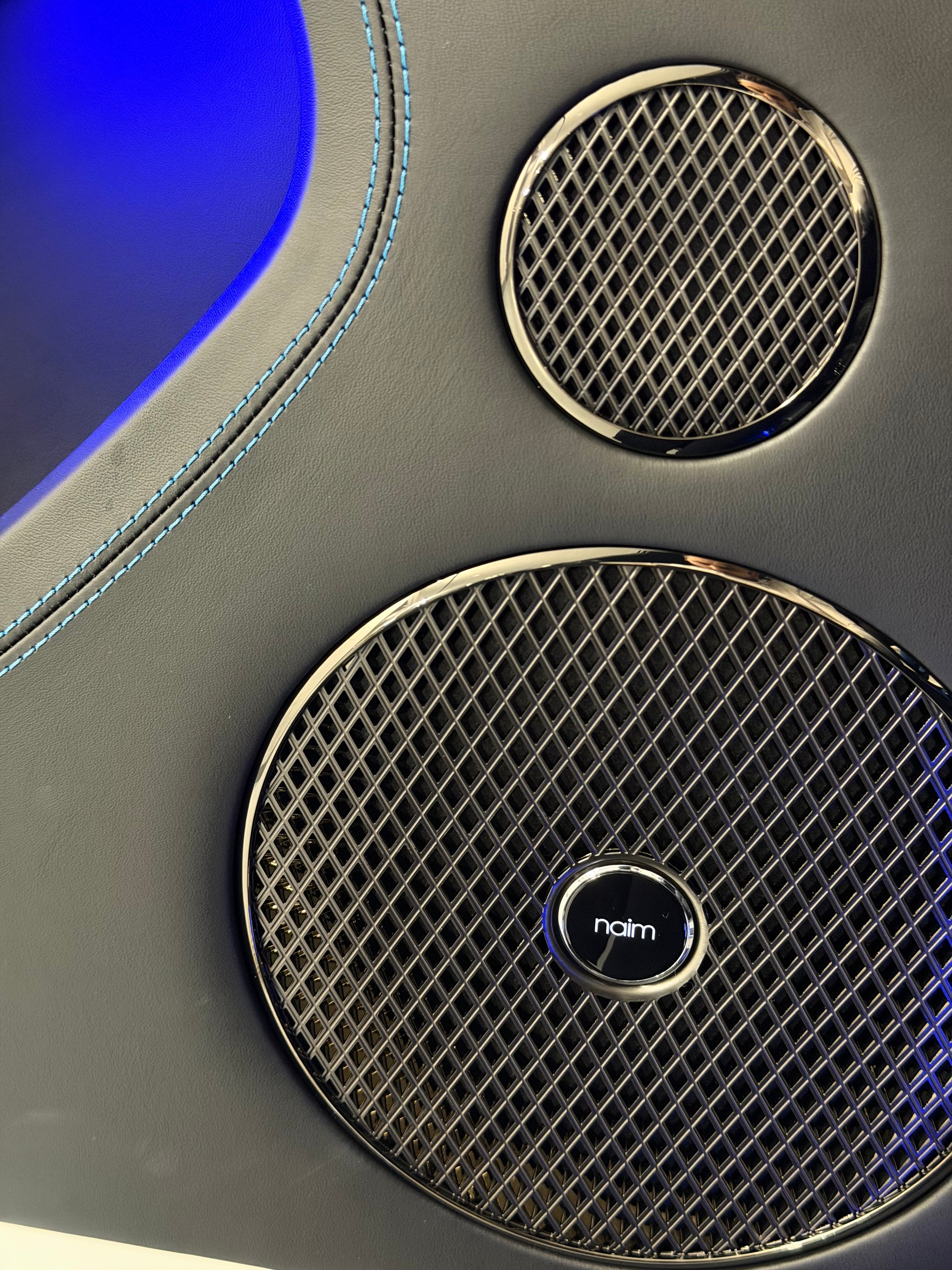 BENTLEY Continental GT 4.0 V8 PHEV Black Crystal-image-18
