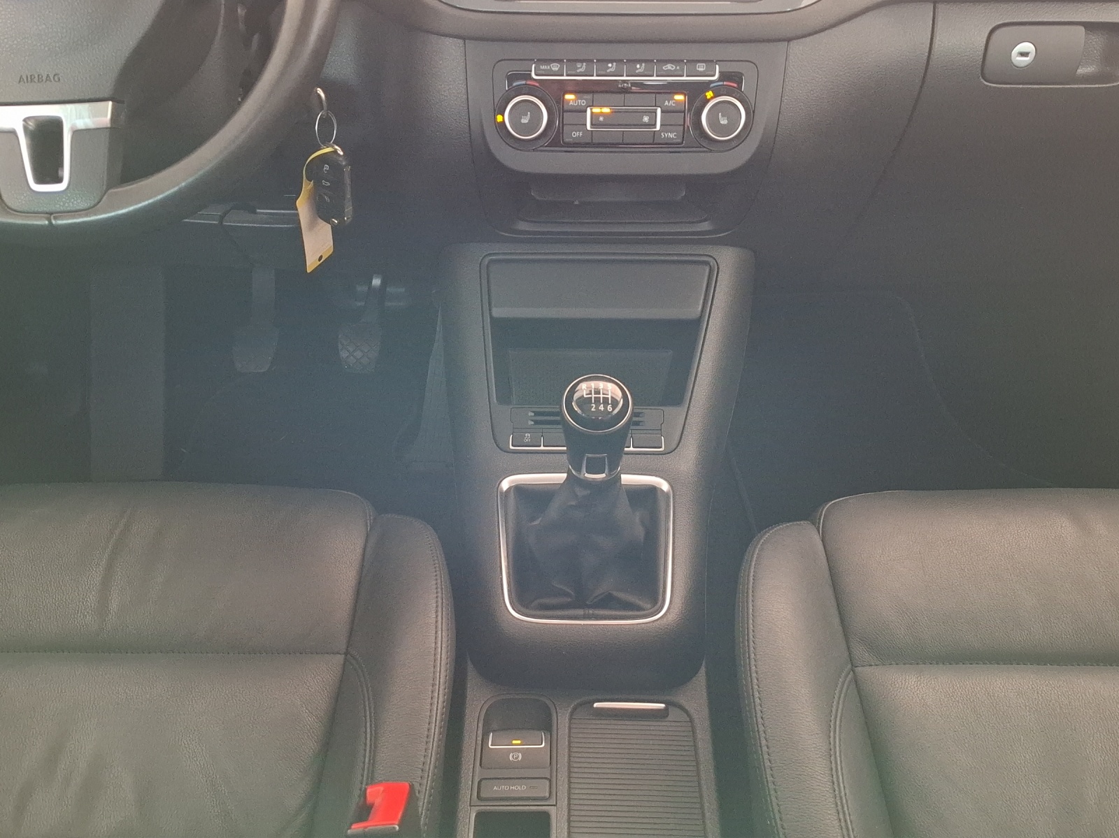 VW Tiguan 1.4 TSI Sport&Style 4Motion // 8-fach Aluminiumbereift-image-12