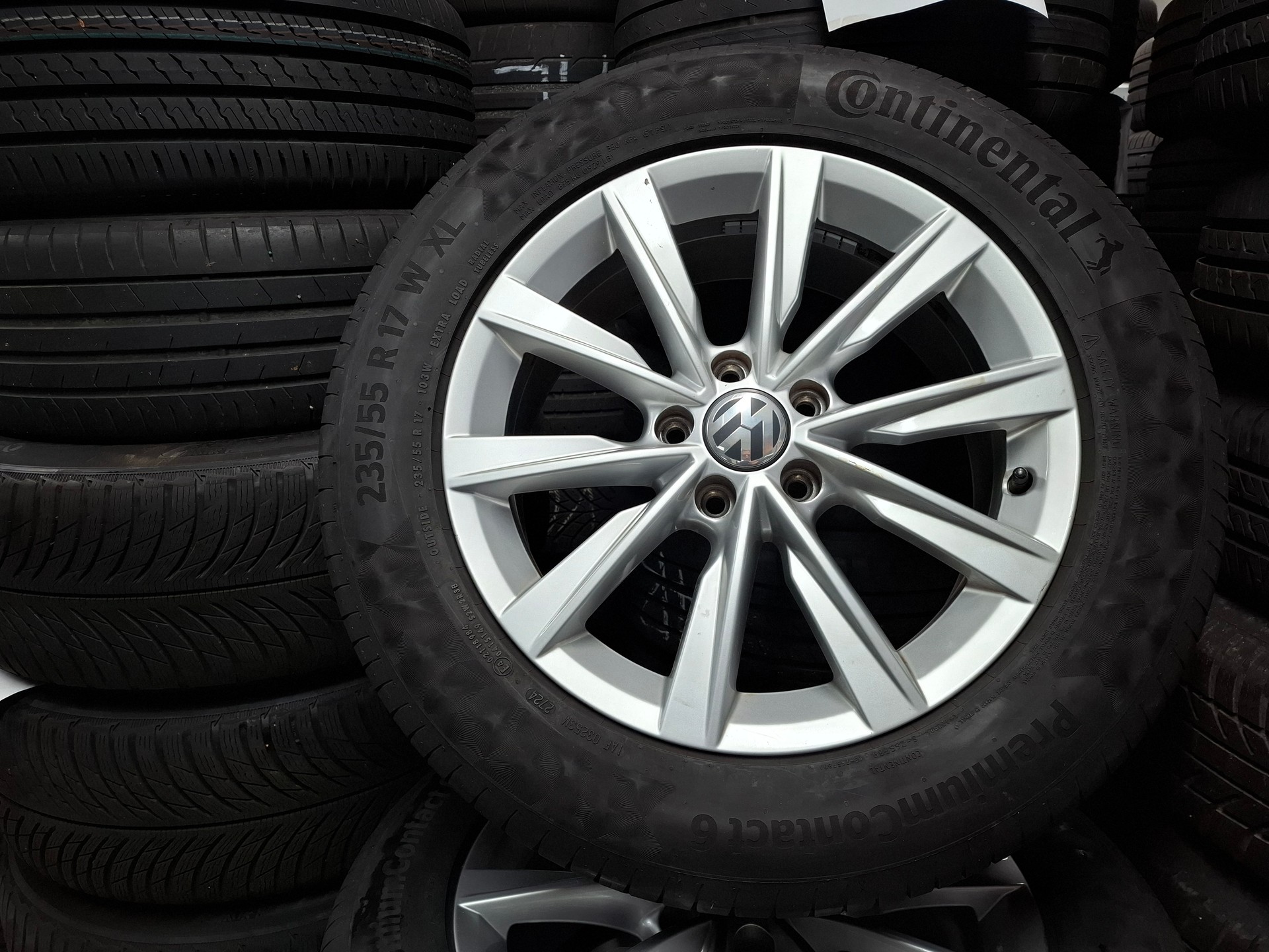 VW Tiguan 1.4 TSI Sport&Style 4Motion // 8-fach Aluminiumbereift-image-15