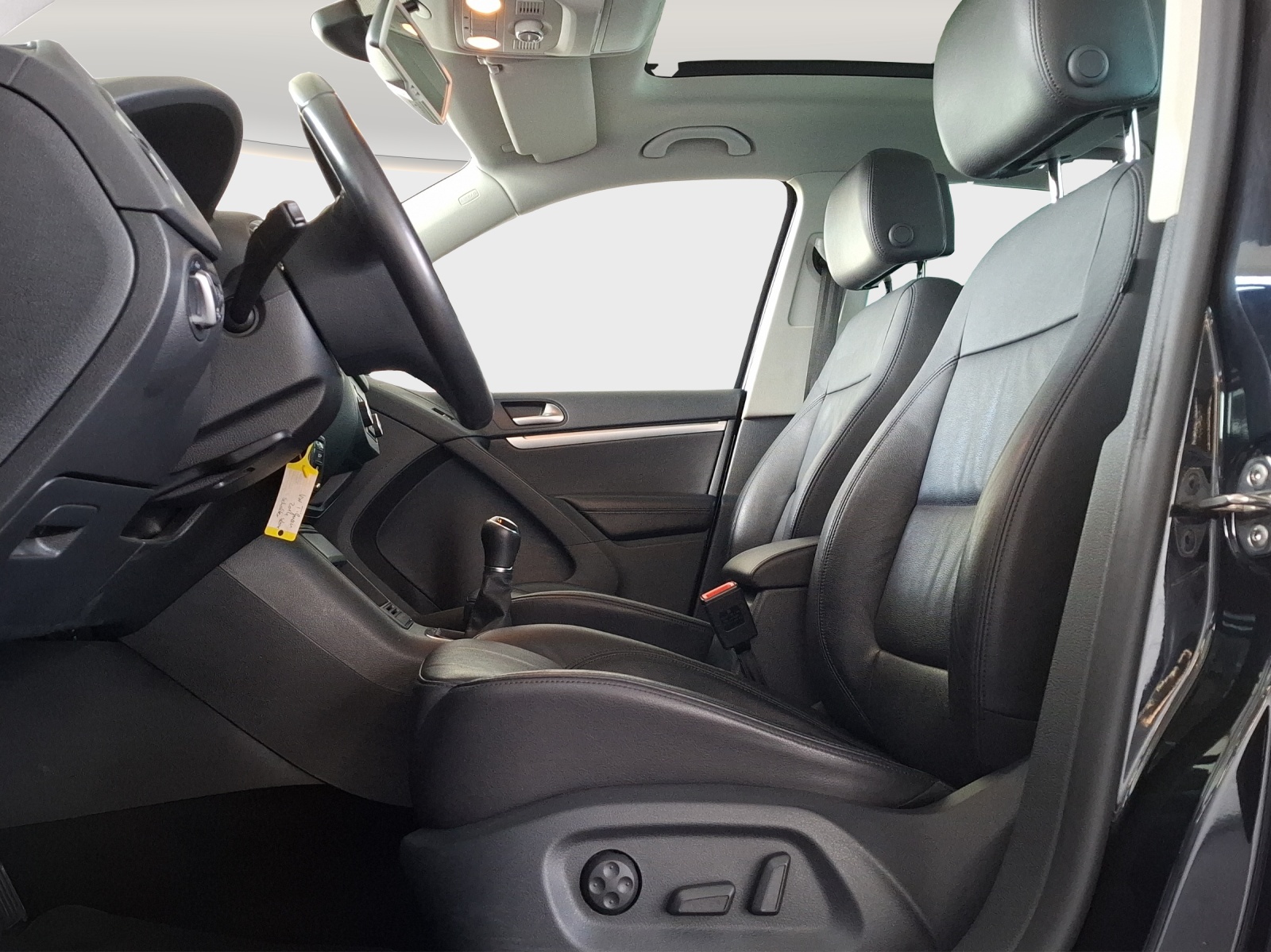 VW Tiguan 1.4 TSI Sport&Style 4Motion // 8-fach Aluminiumbereift-image-8