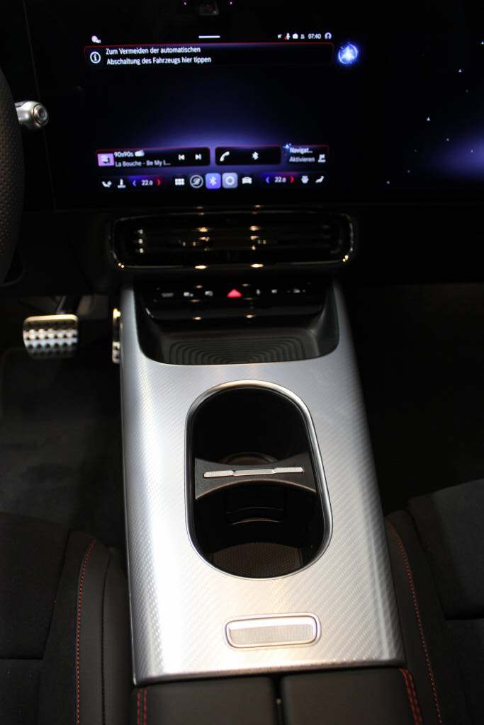 MERCEDES-BENZ CLA 220 4Matic AMG Line-image-9