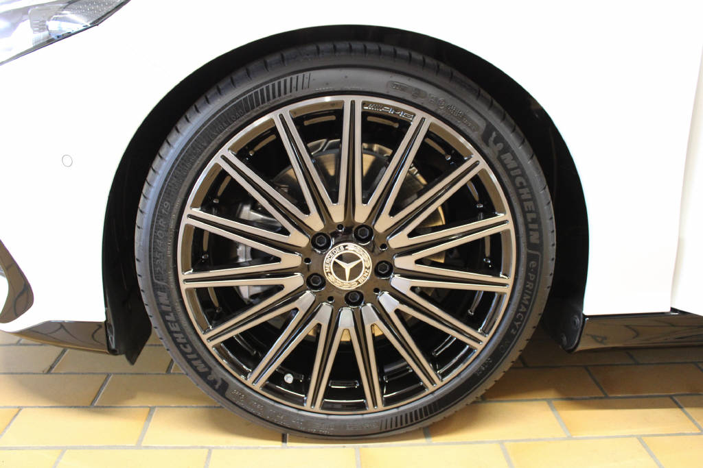 MERCEDES-BENZ CLA 220 4Matic AMG Line-image-15