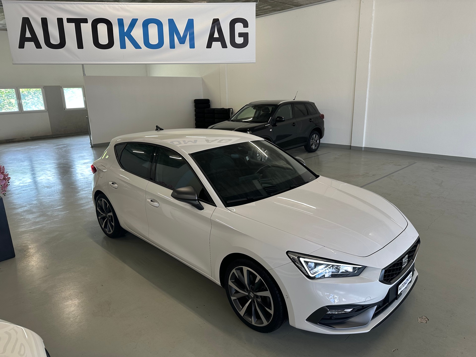 SEAT Leon 1.5 eTSI mHEV DSG FR-image-1