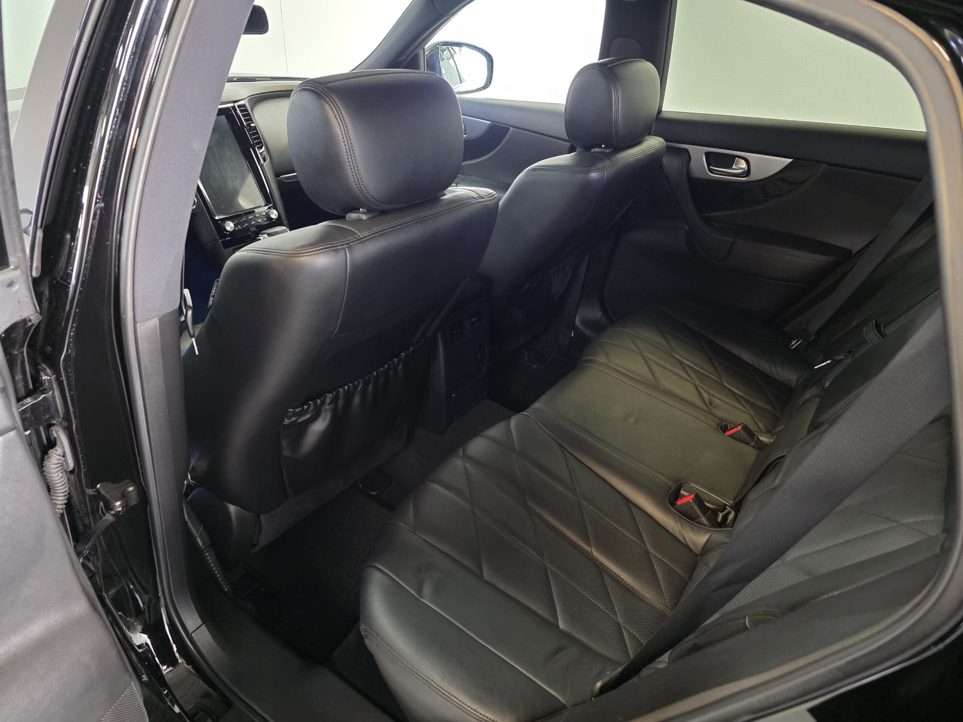 INFINITI FX30d S Premium AWD Automatic-image-19
