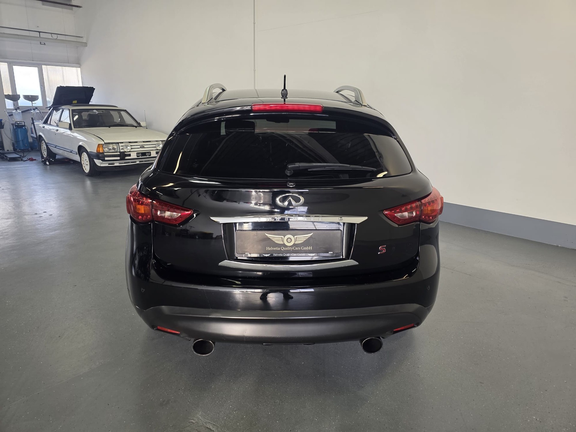 INFINITI FX30d S Premium AWD Automatic-image-15