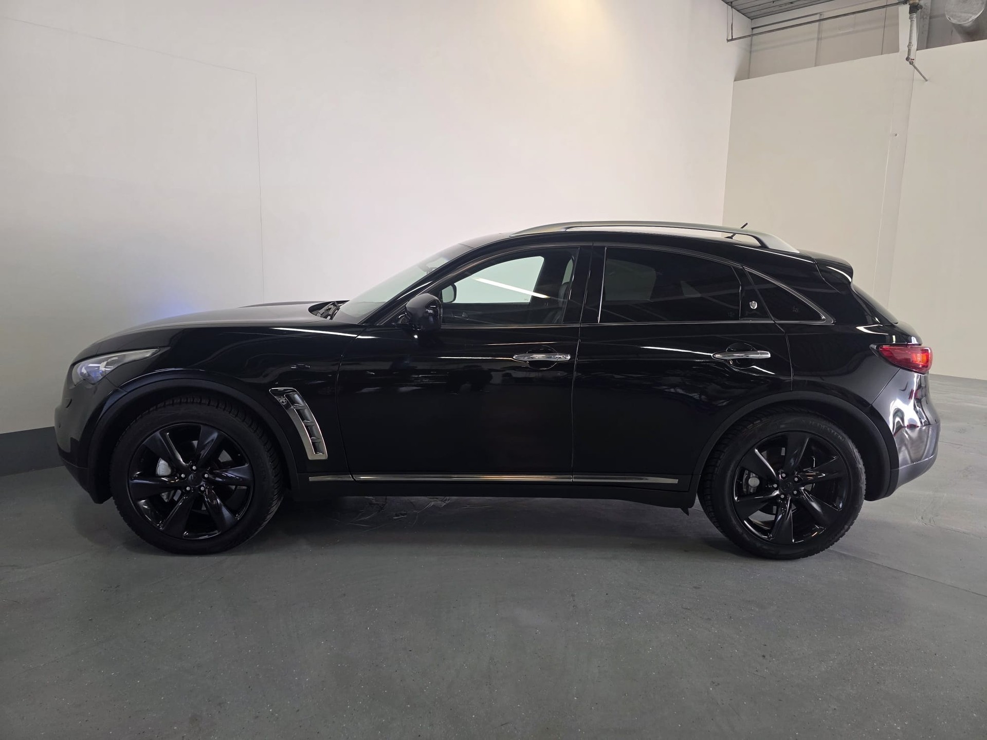 INFINITI FX30d S Premium AWD Automatic-image-5
