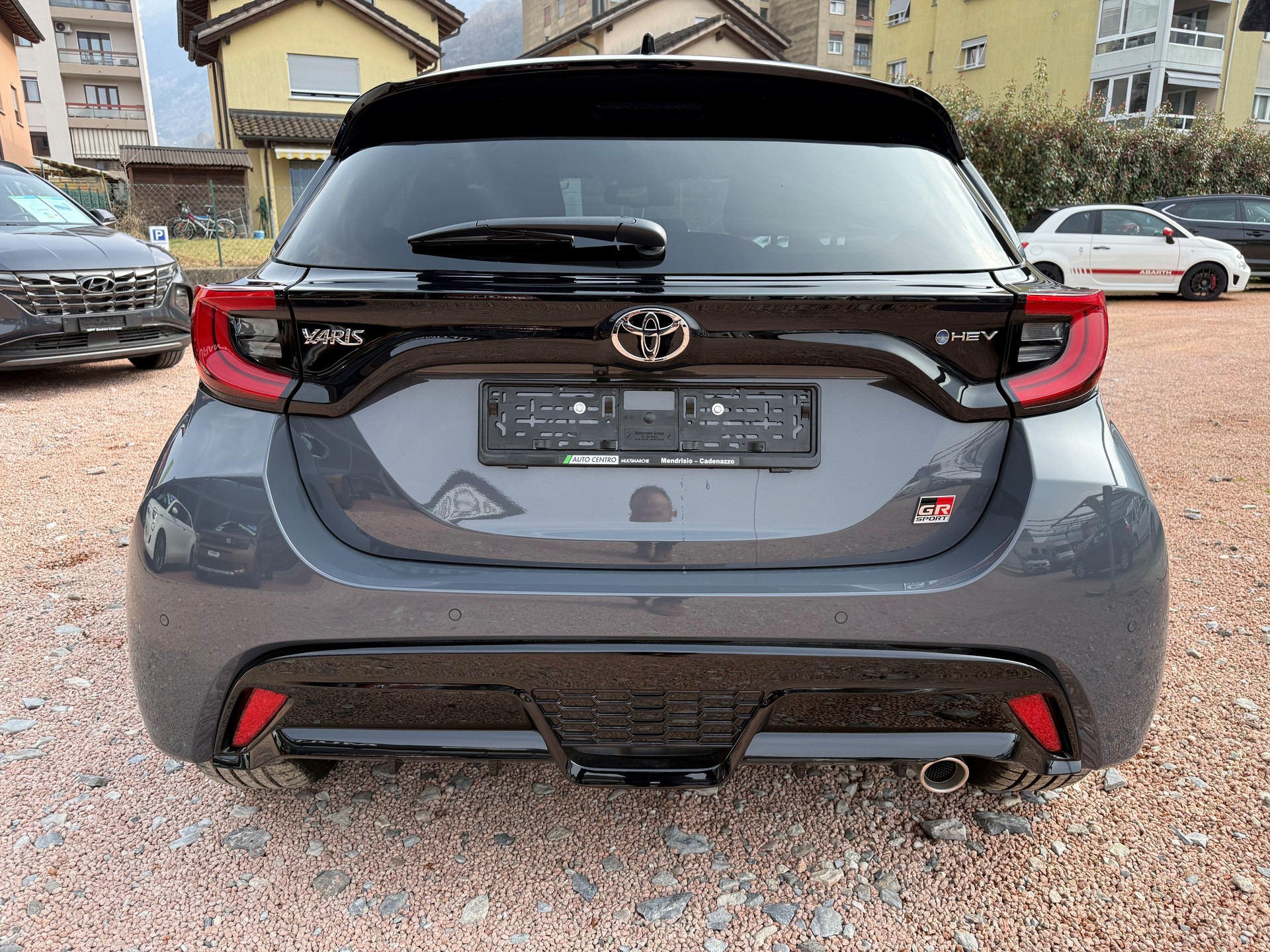 TOYOTA Yaris 1.5 GR Sport e-CVT-image-2