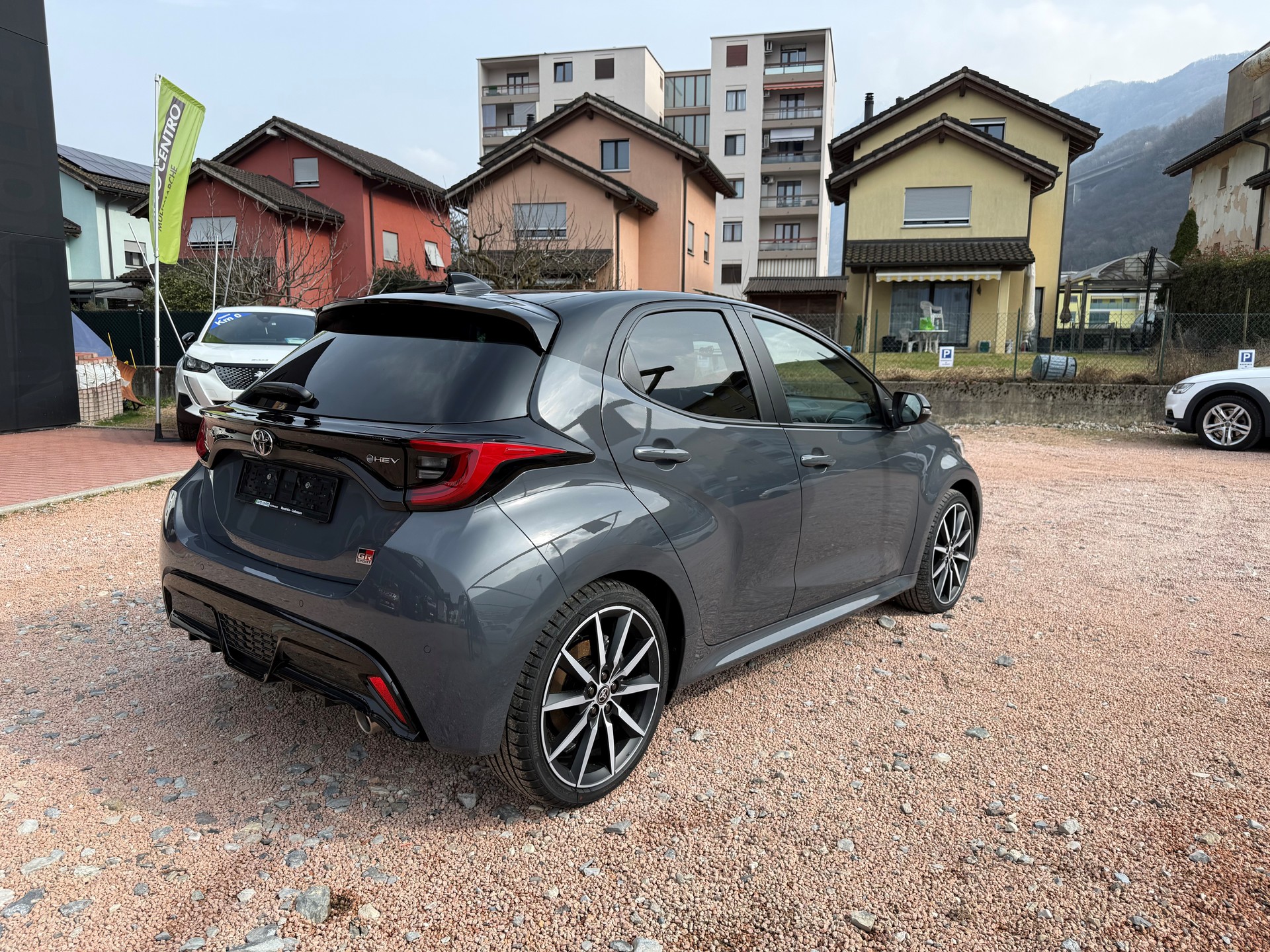TOYOTA Yaris 1.5 GR Sport e-CVT-image-1
