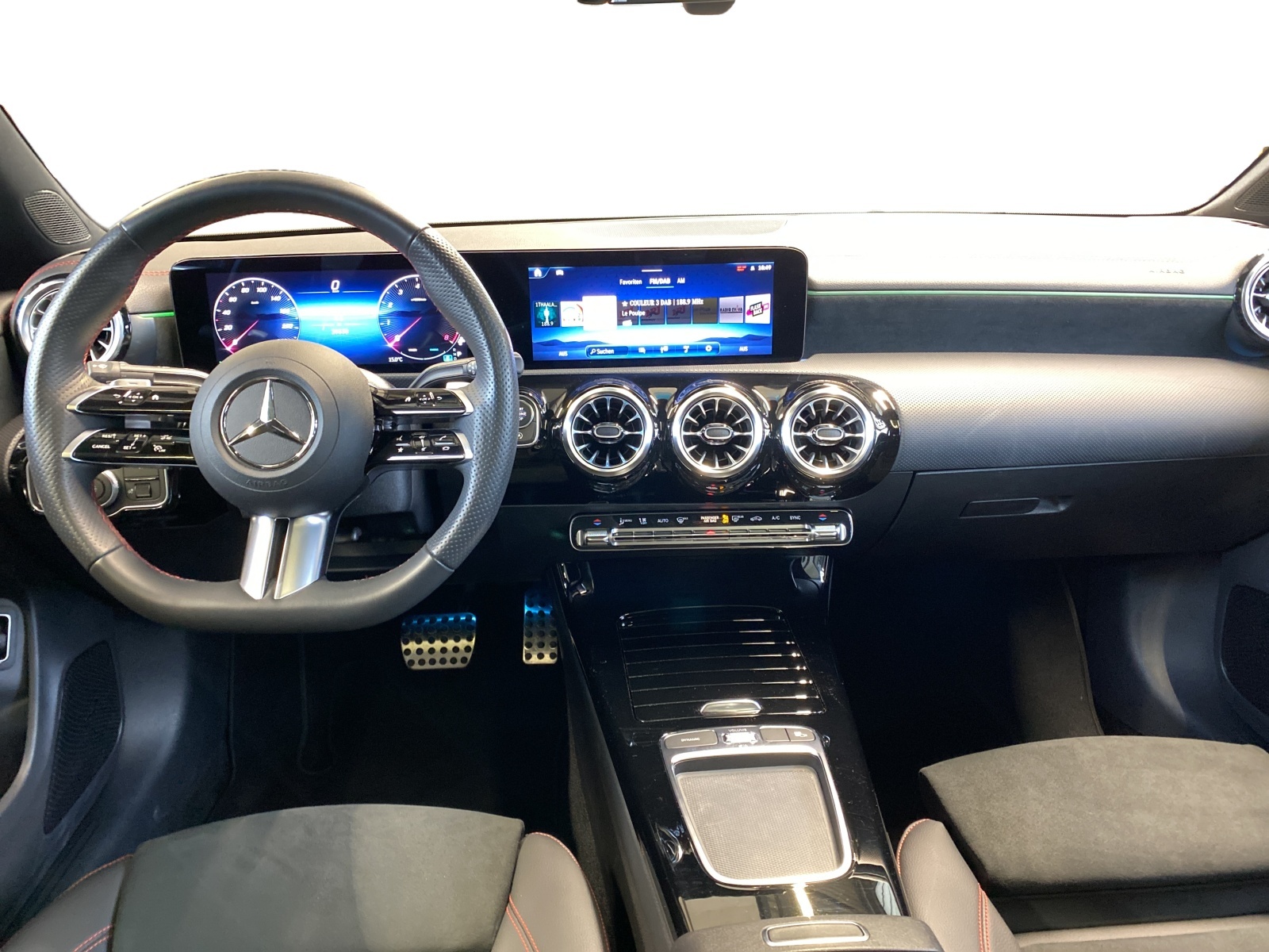 MERCEDES-BENZ CLA 250 AMG Line 4MATIC-image-8