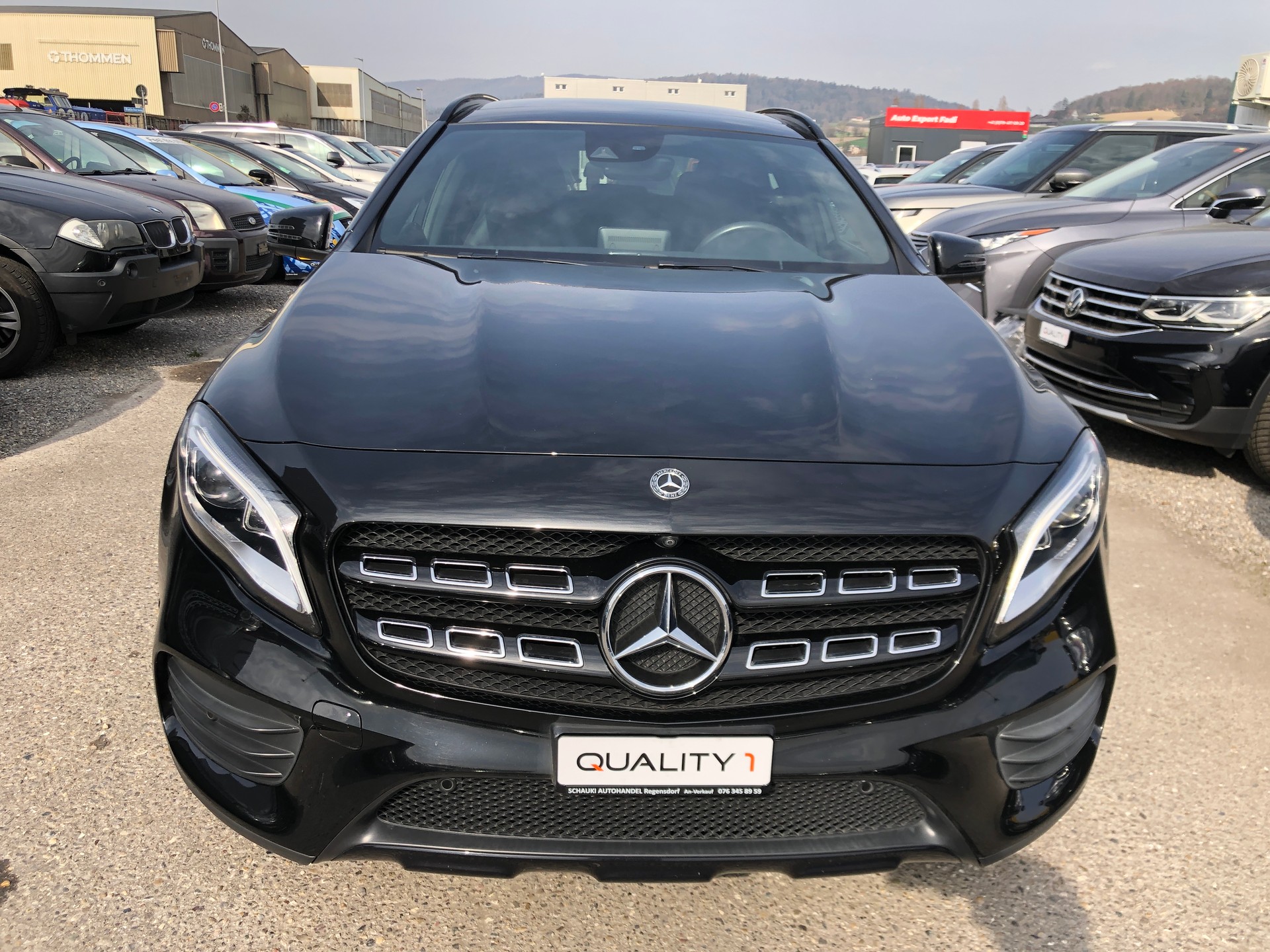 MERCEDES-BENZ GLA 220 AMG Line 4Matic 7G-DCT-showroom-element-1