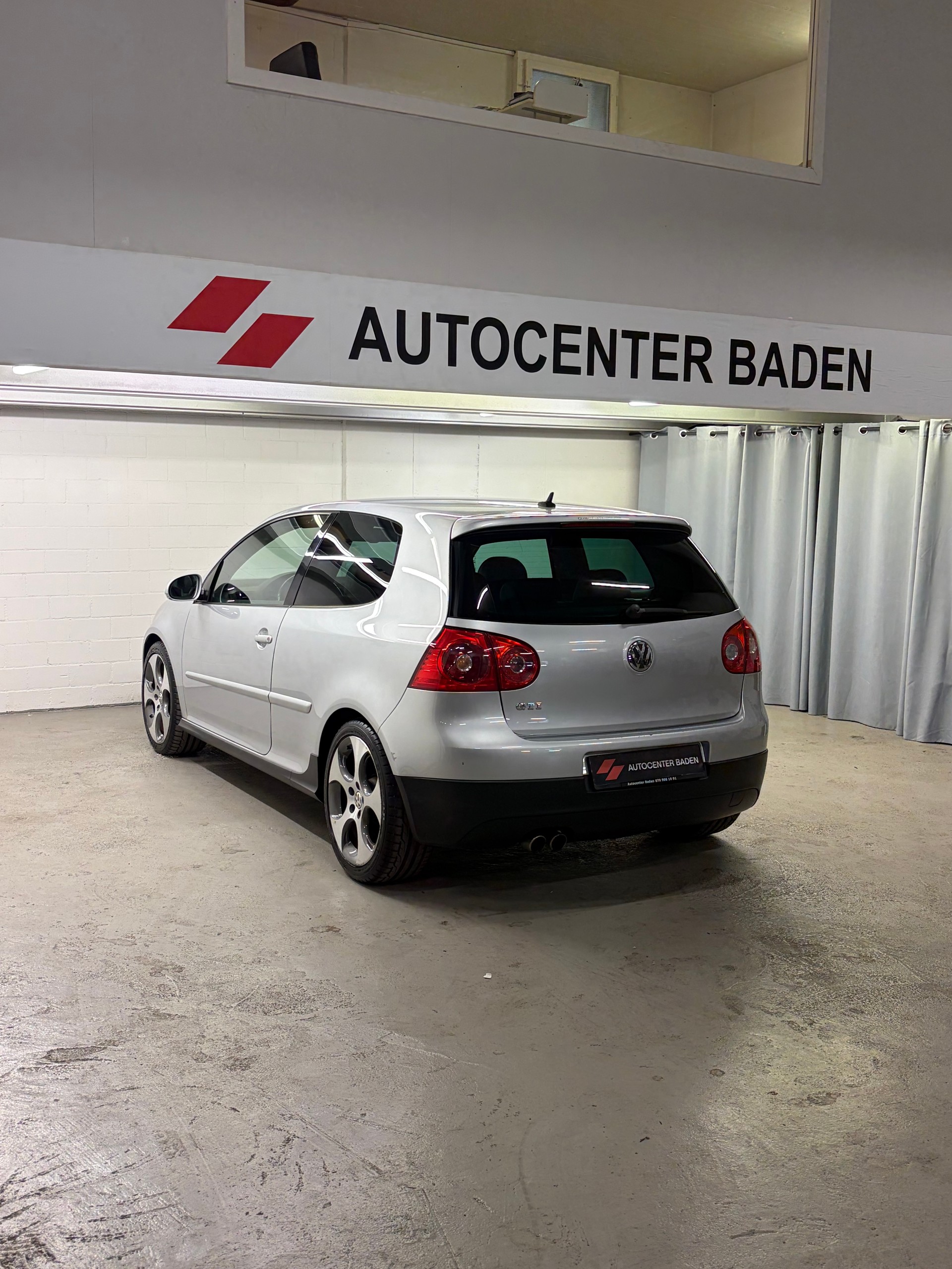 VW Golf 2.0 TFSI GTI-image-4