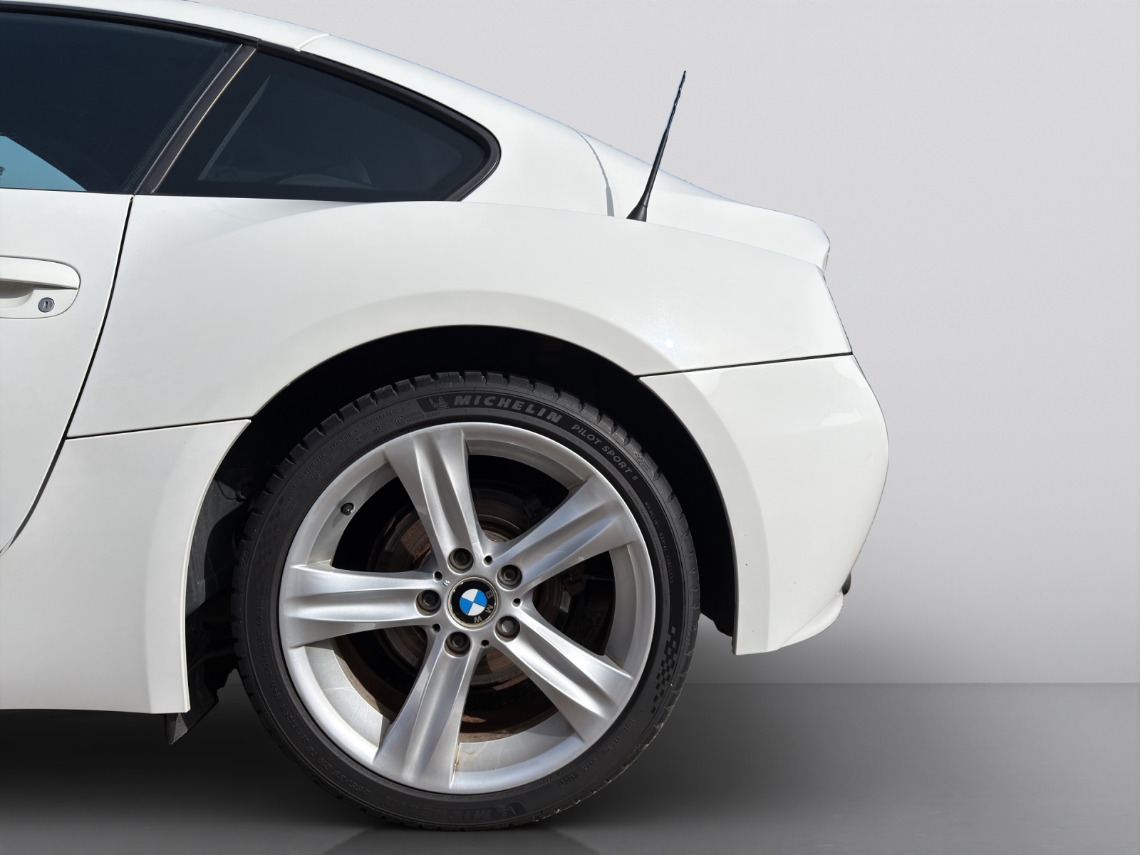 BMW Z4 3.0si Coupé-image-19