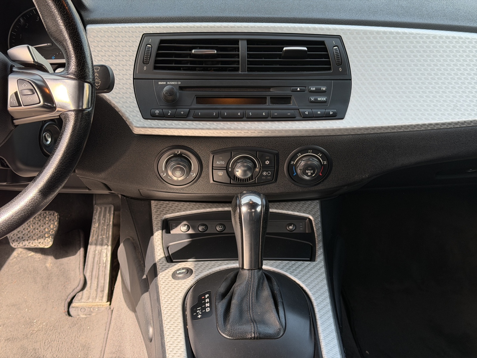 BMW Z4 3.0si Coupé-image-13