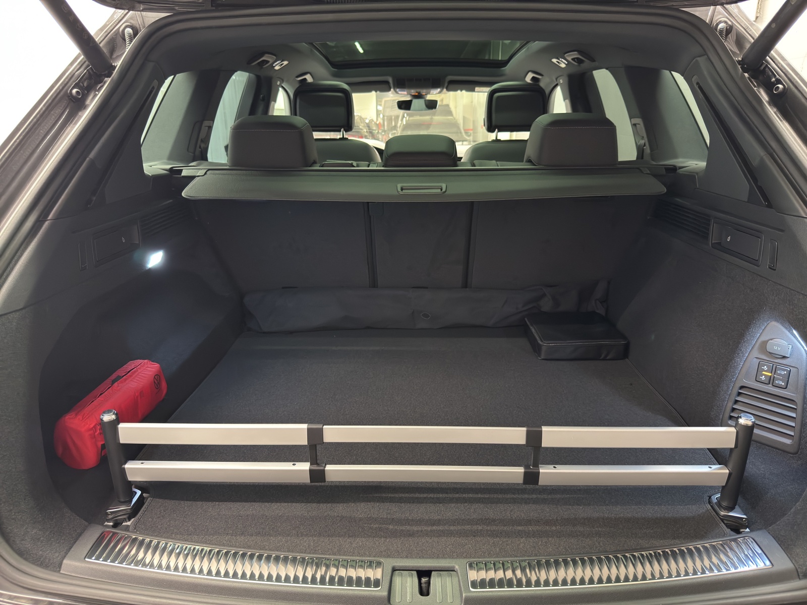 VW Touareg 3.0 V6 TDI 286 R-Line Final Edition-image-10