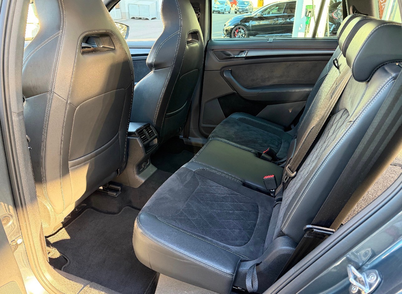 SKODA Kodiaq 2.0 TSI 4x4 Sport Line 7pl.-image-5