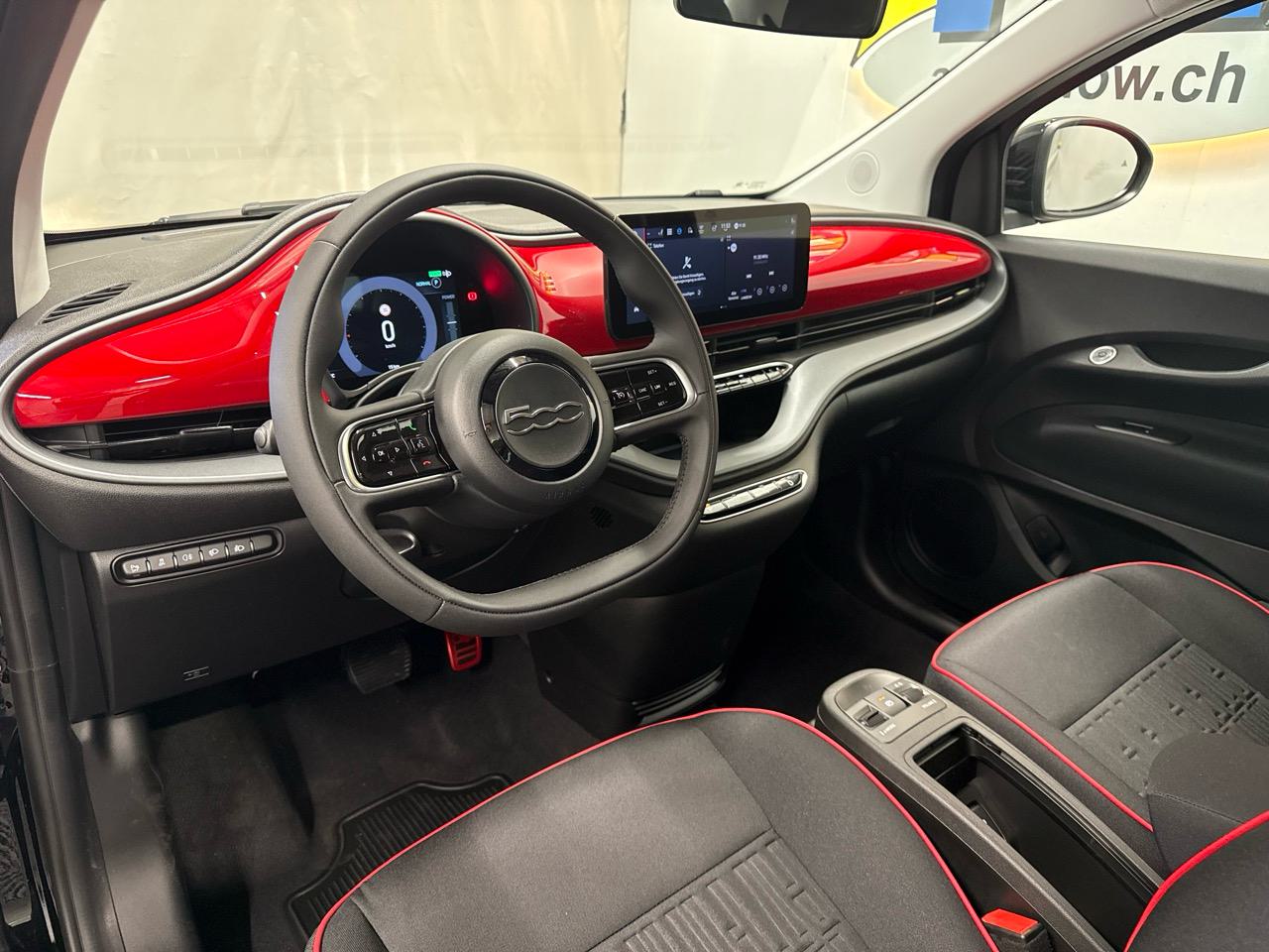 FIAT 500 C electric 87 kW Red-showroom-element-2