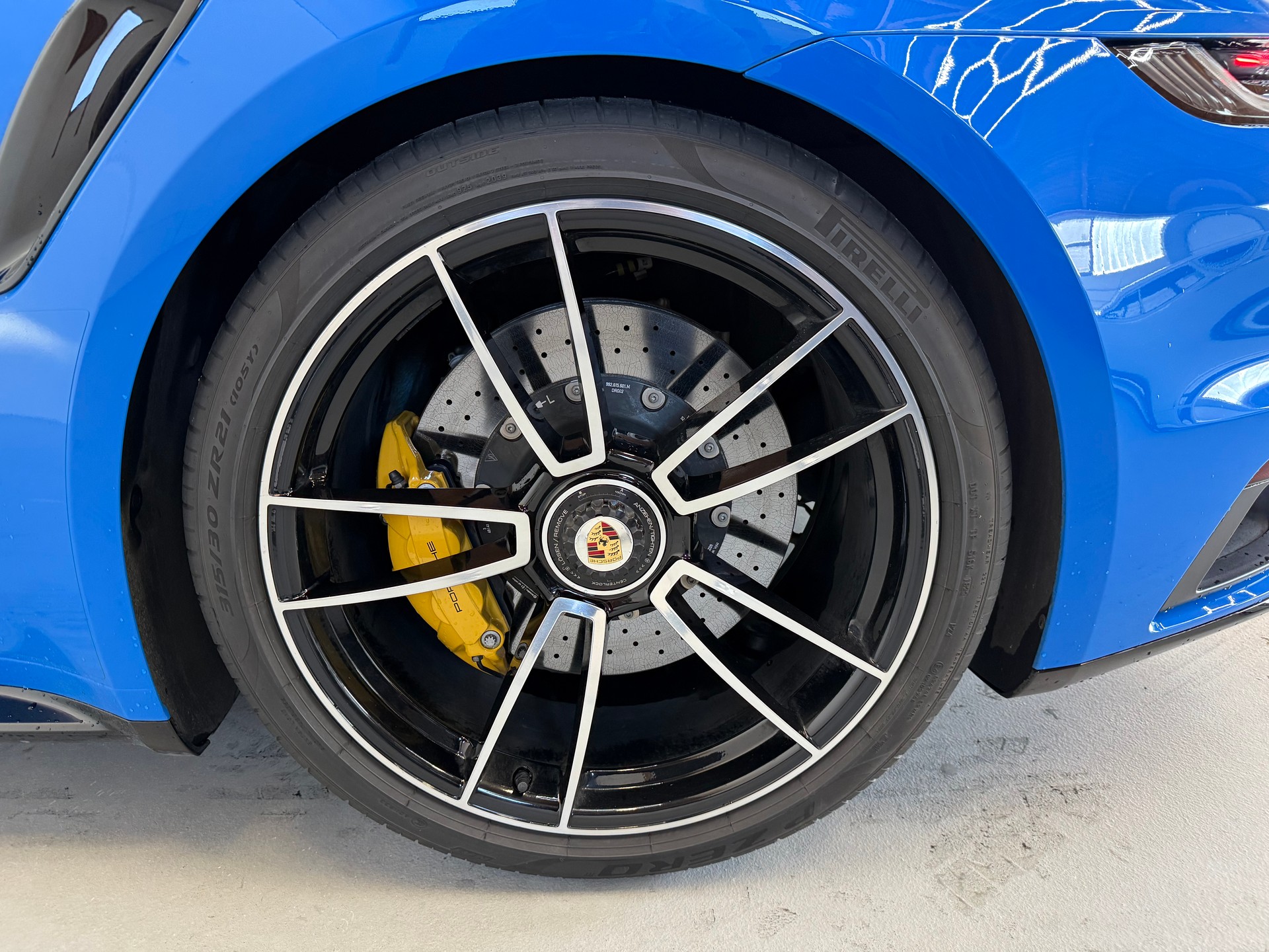 PORSCHE 911 Turbo S PDK | Shark blue | Aero Paket | Porsche Approved-image-9