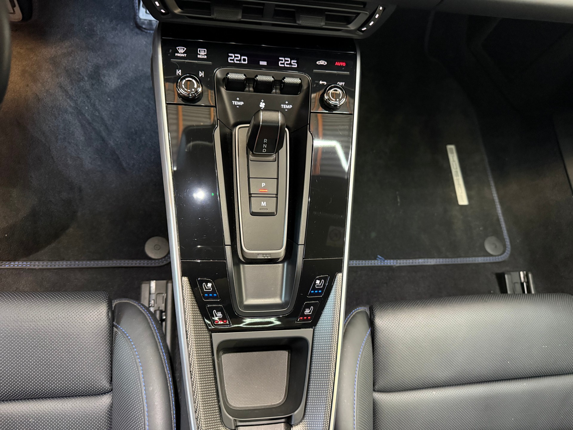 PORSCHE 911 Turbo S PDK | Shark blue | Aero Paket | Porsche Approved-image-24