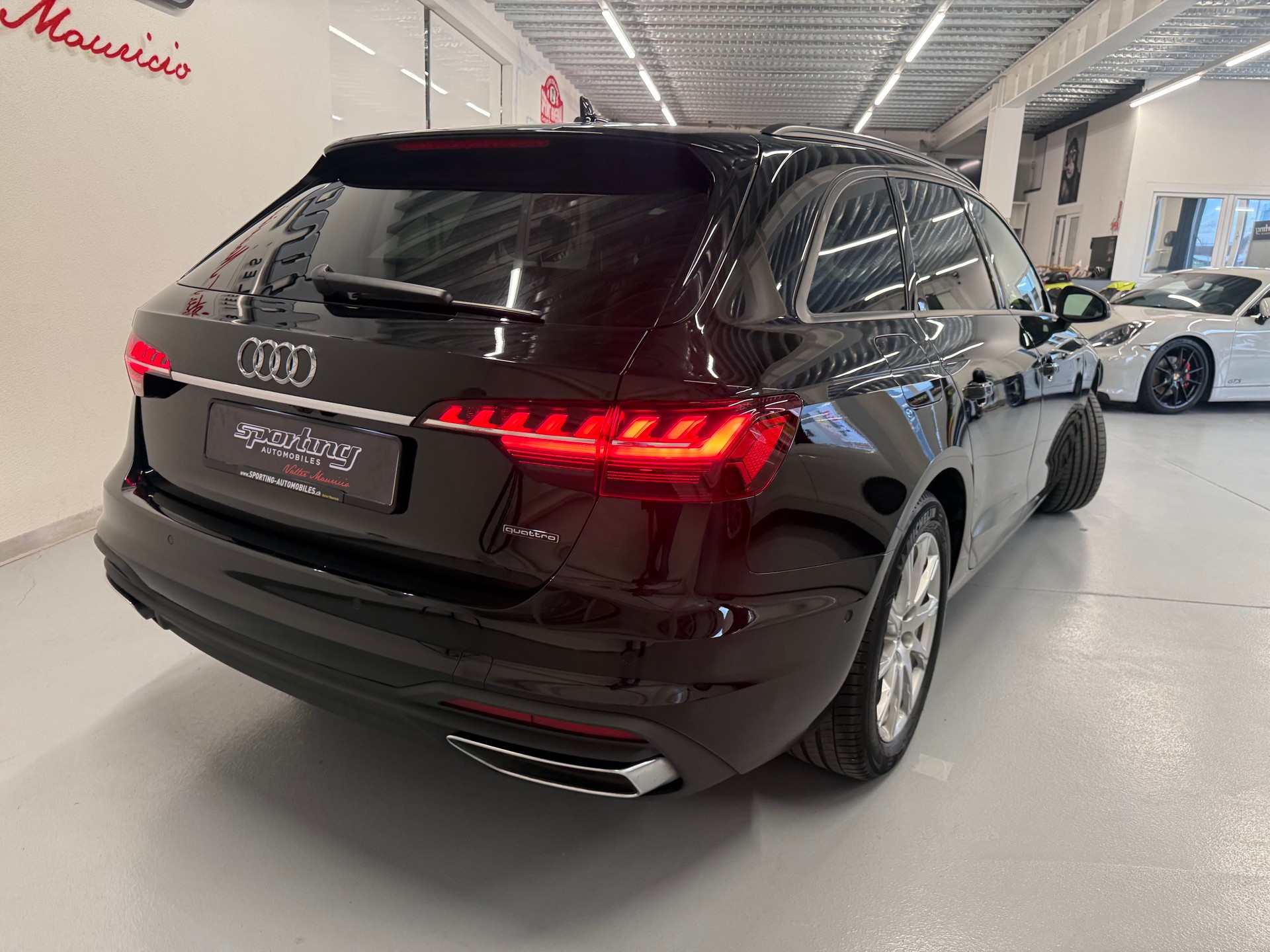 AUDI A4 Avant 40 TDI Attraction quattro S-tronic-image-8
