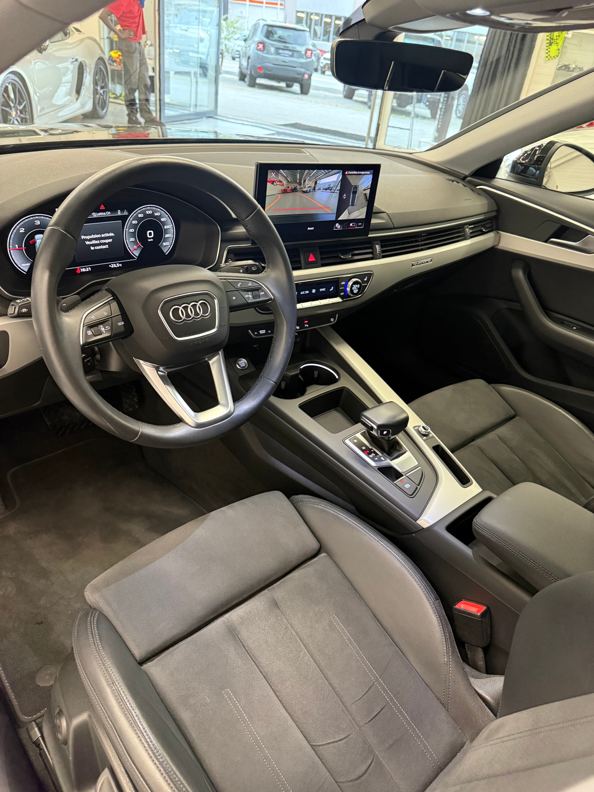 AUDI A4 Avant 40 TDI Attraction quattro S-tronic-image-11