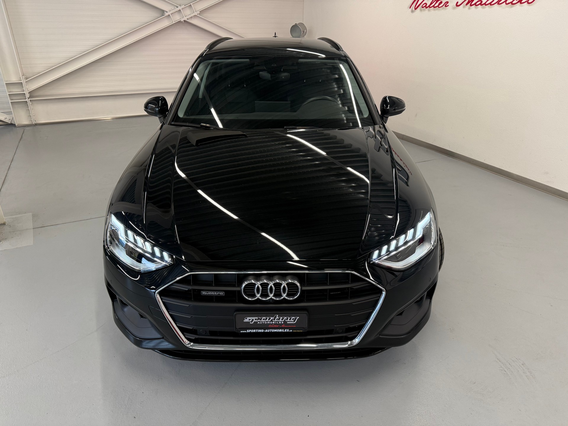 AUDI A4 Avant 40 TDI Attraction quattro S-tronic-image-4