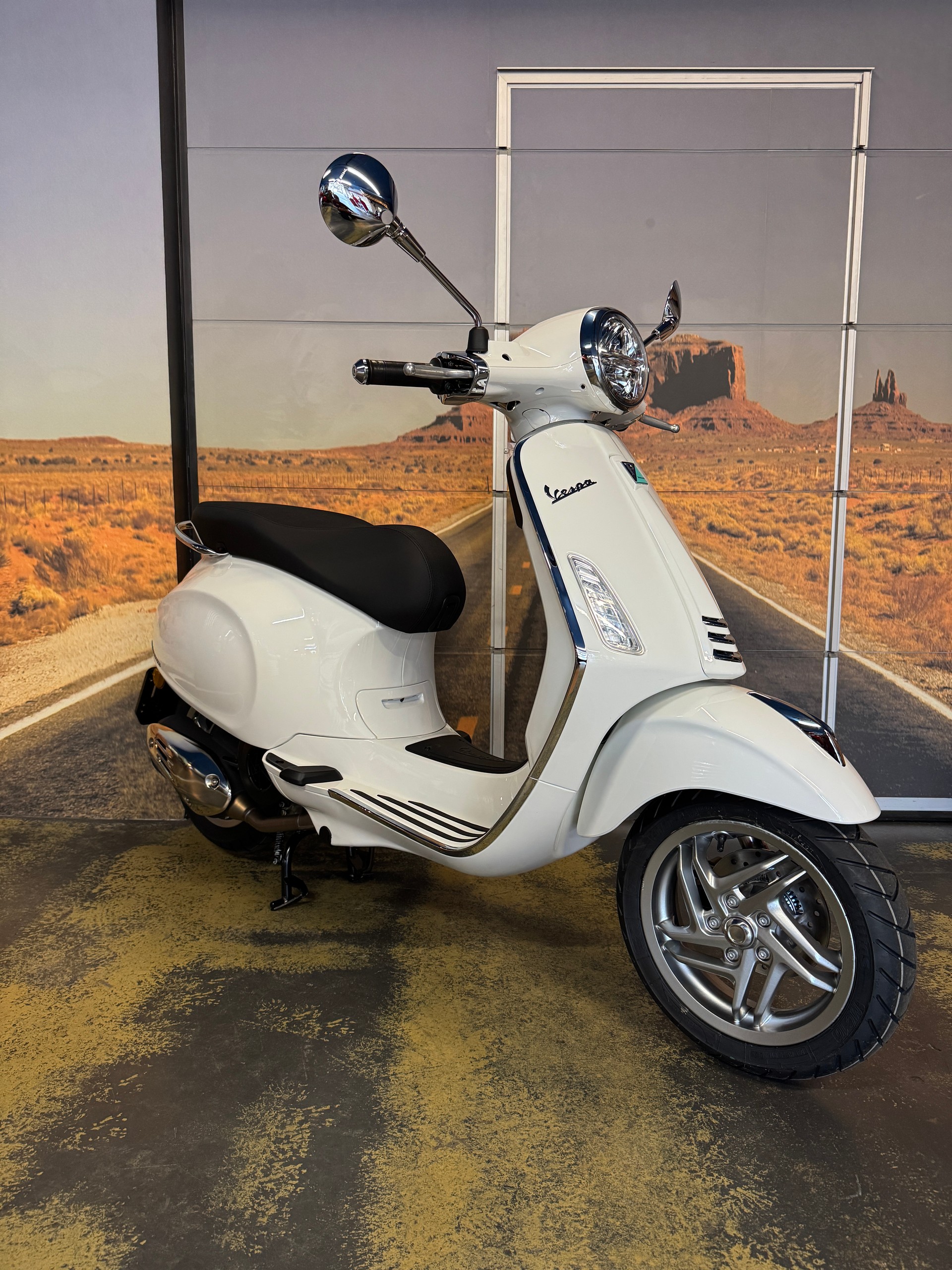PIAGGIO Vespa 125 Primavera ABS-image-2