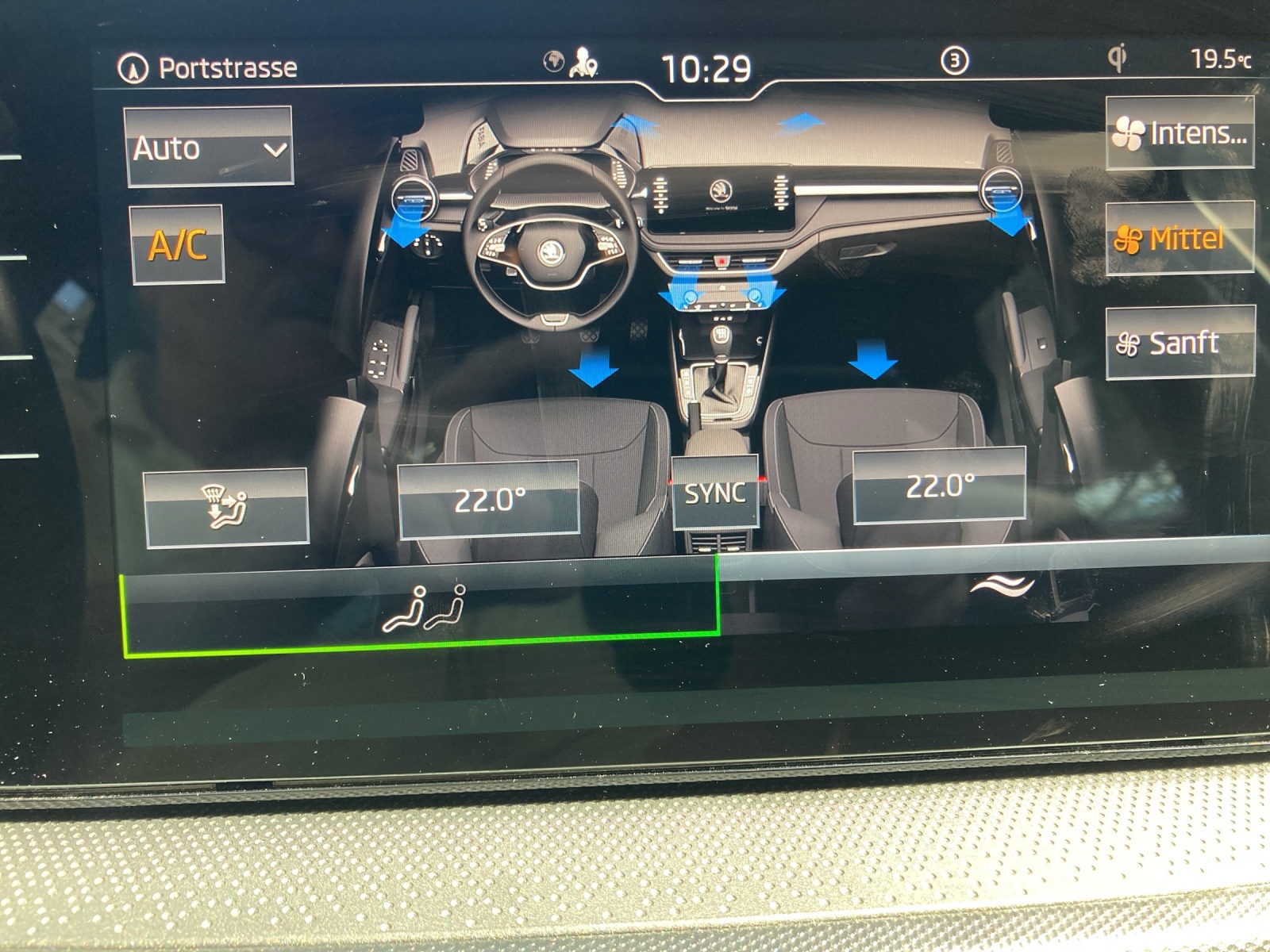 SKODA Fabia 1.0 TSI Ambition-image-14