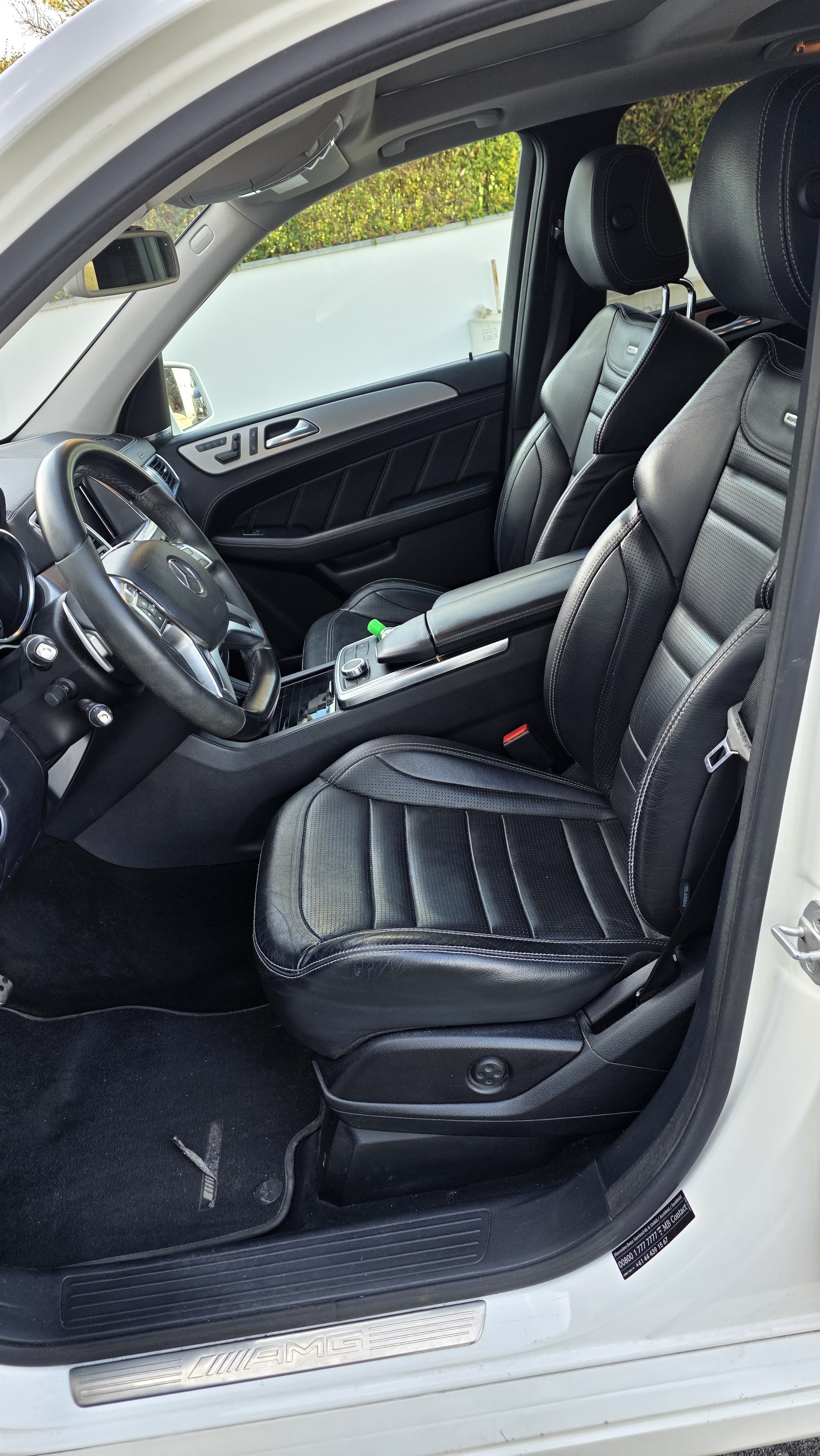 MERCEDES-BENZ ML 63 V8 AMG-image-4