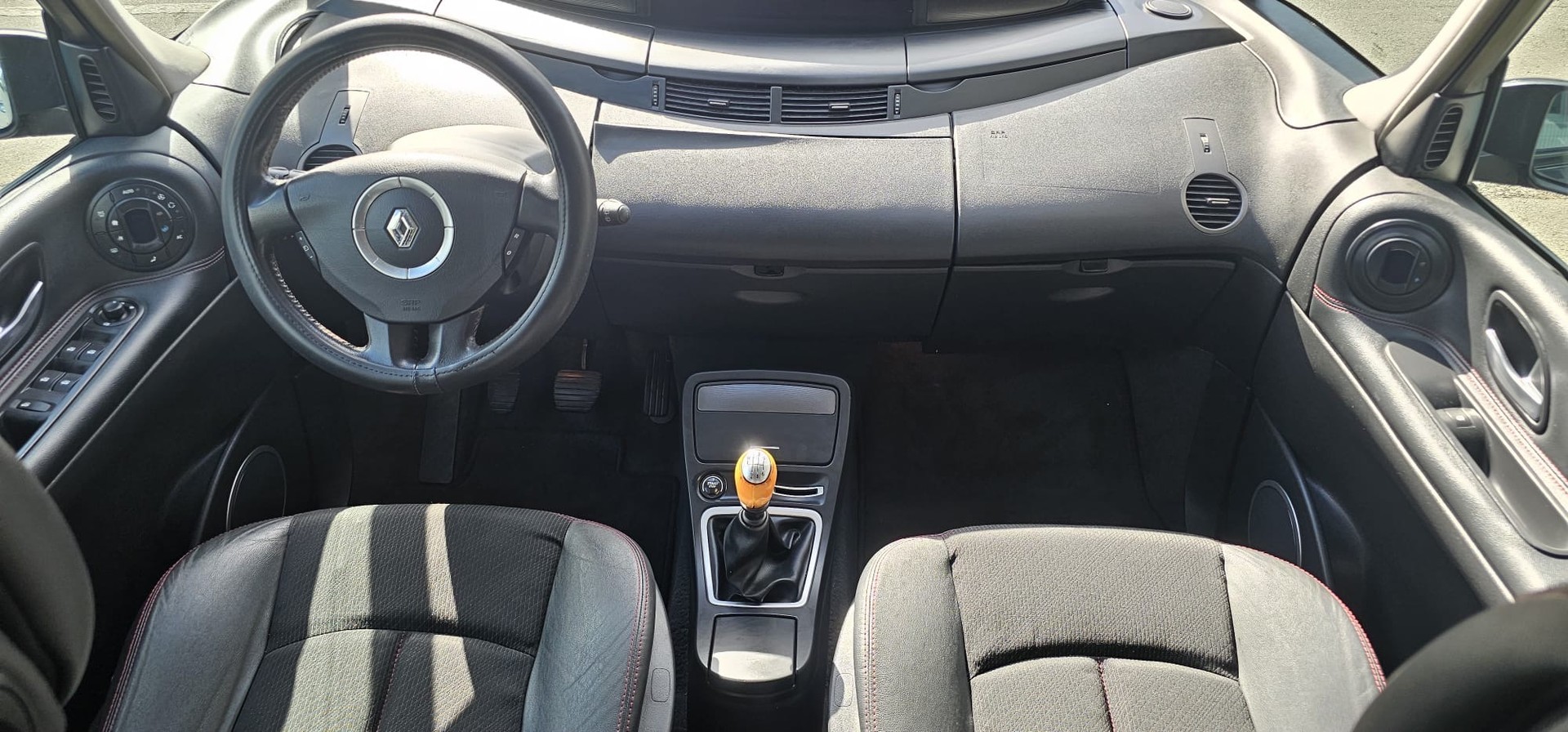 RENAULT Grand Espace 2.0 Turbo Tech'Run-image-11