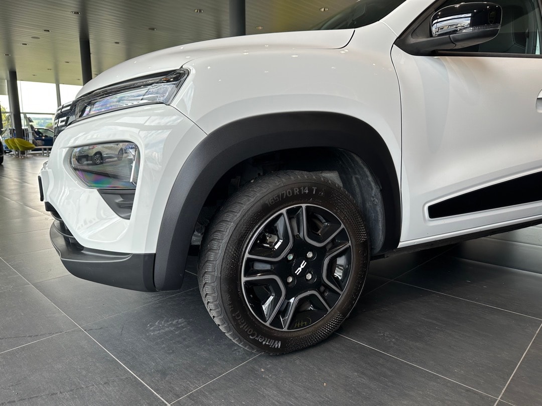 DACIA Spring 27 kWh Essential-showroom-element-2