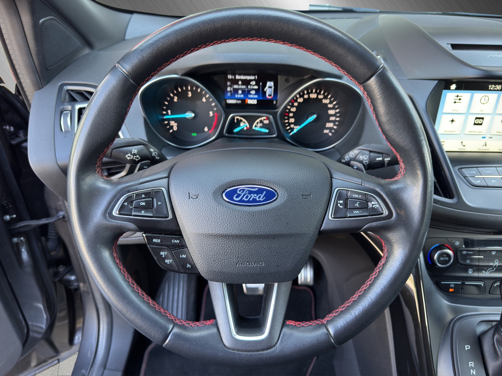 FORD Kuga 2.0 TDCi 180 ST-Line FPS-image-9