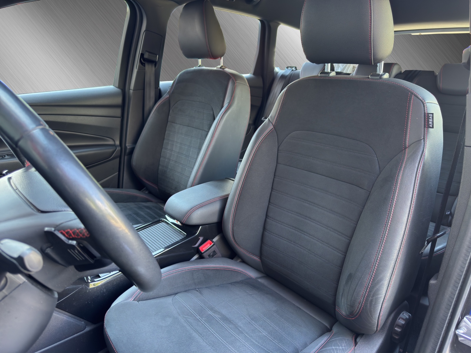 FORD Kuga 2.0 TDCi 180 ST-Line FPS-image-10