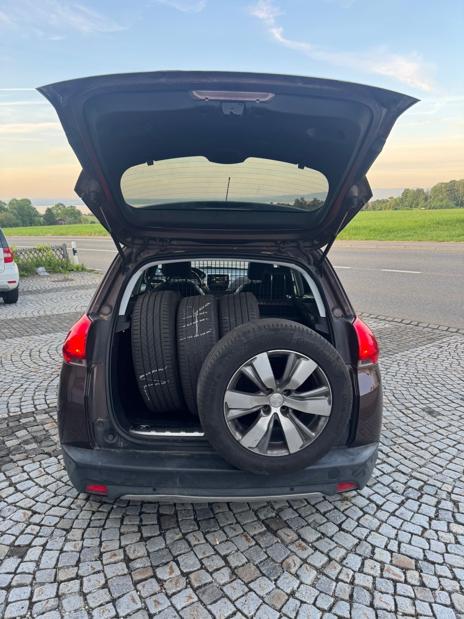 PEUGEOT 2008 1.6 VTI Allure-image-5