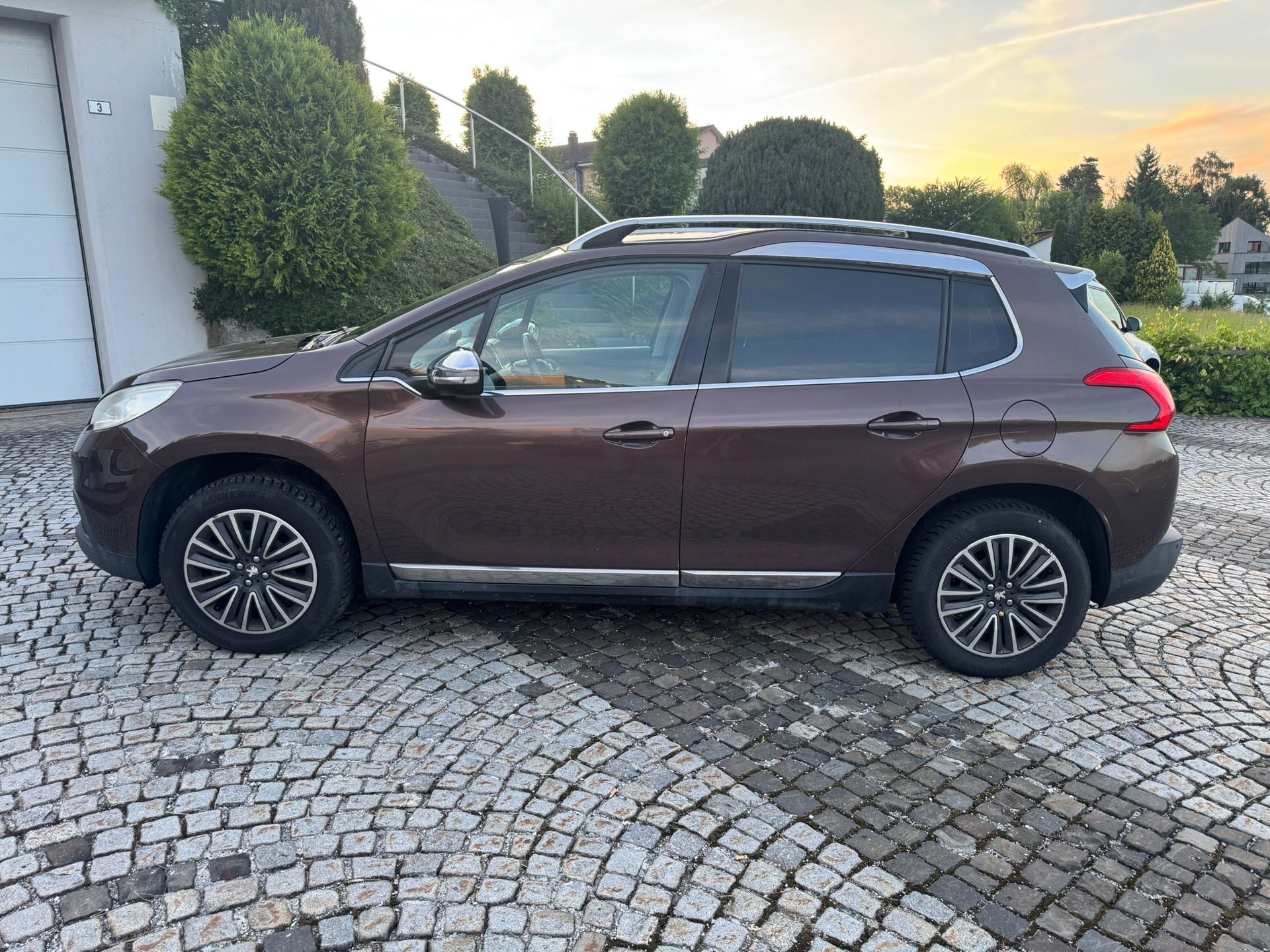 PEUGEOT 2008 1.6 VTI Allure-image-7