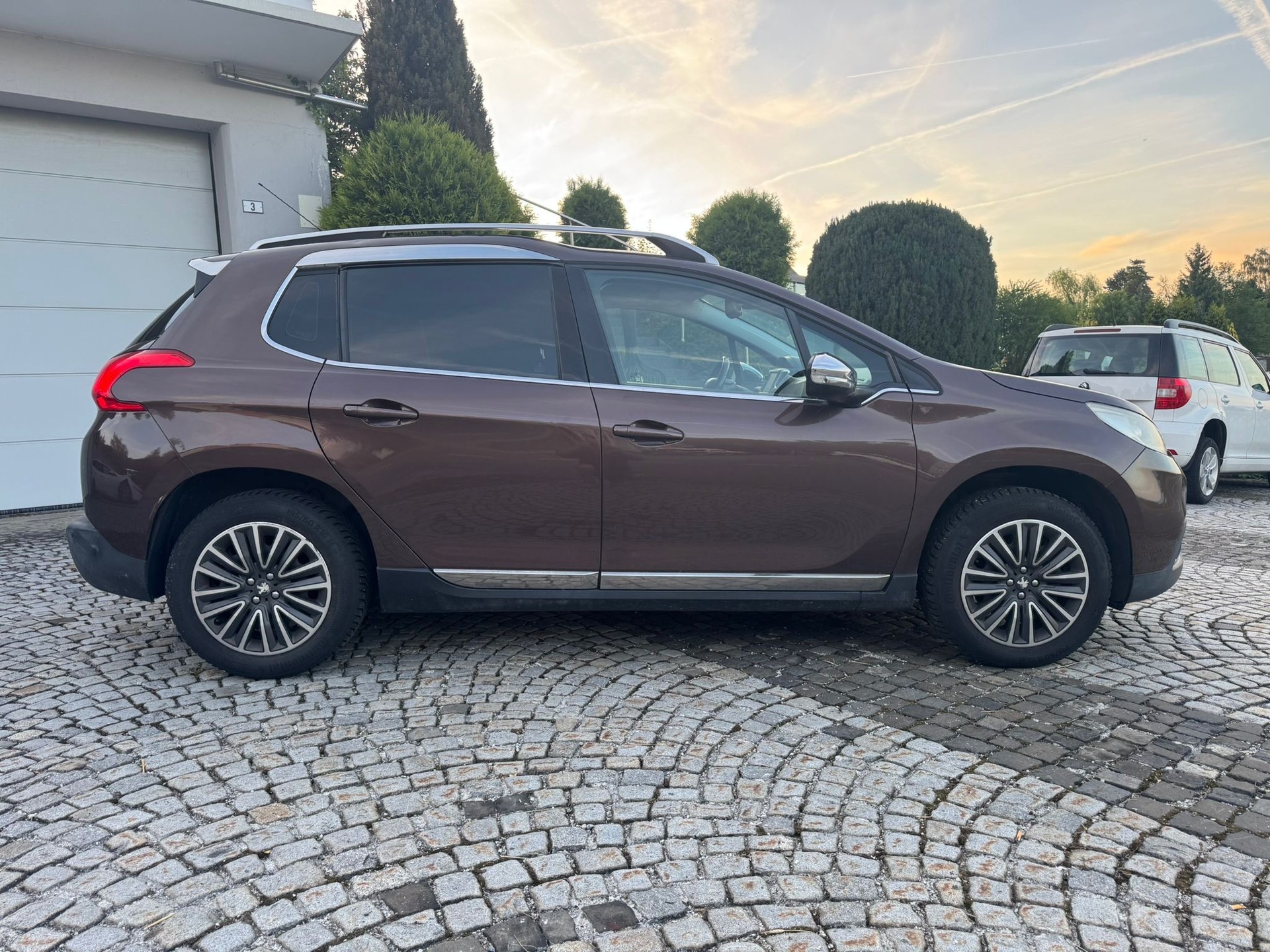 PEUGEOT 2008 1.6 VTI Allure-image-2